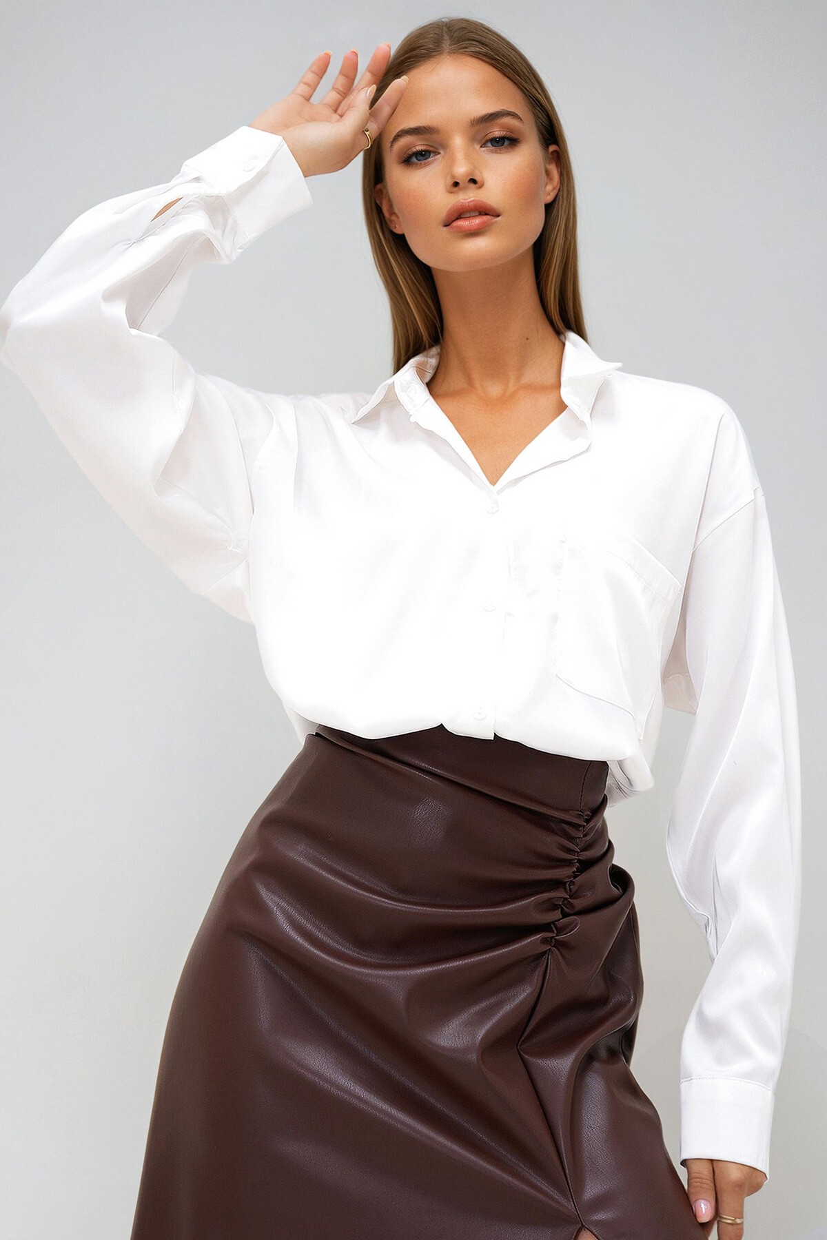 Beyaz Tek Cepli İpek Saten Oversize Gömlek