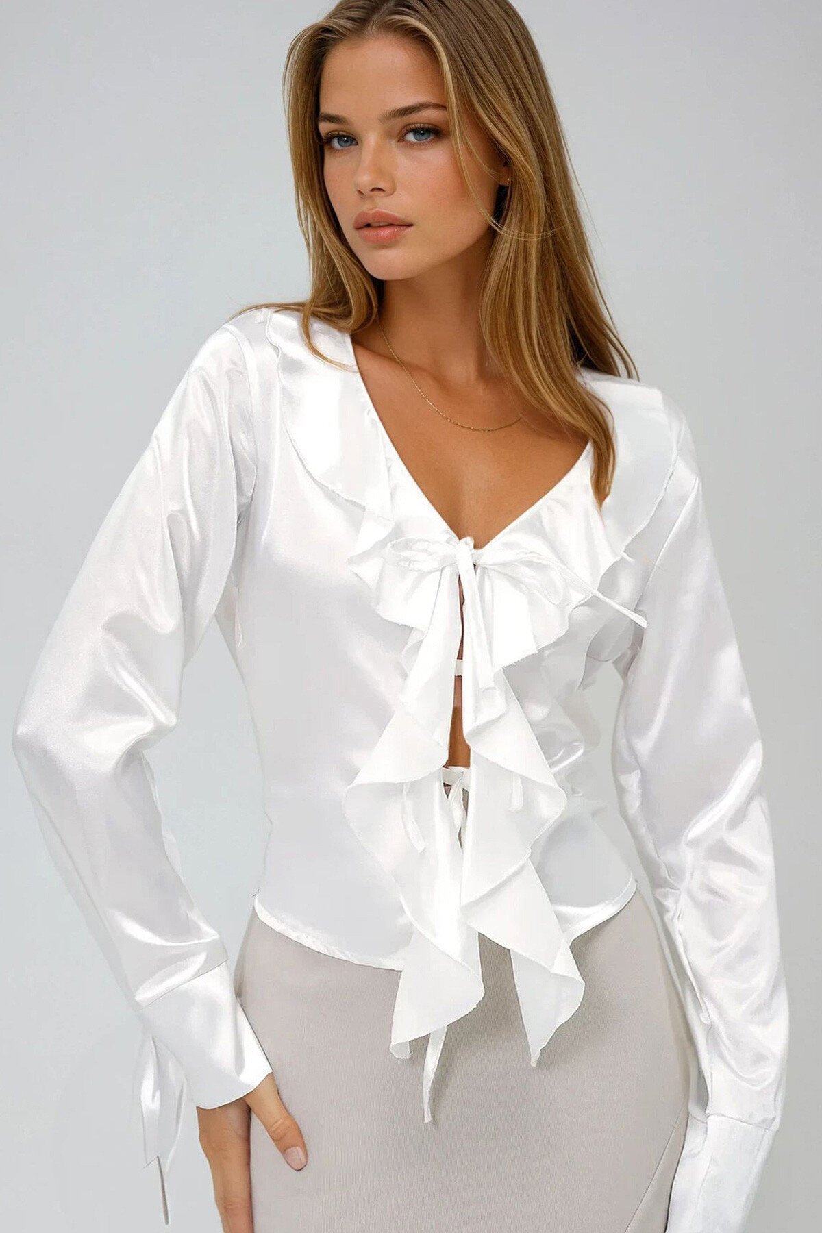 Beyaz V Yaka Önden Bağlamalı Fırfırlı Saten Bluz