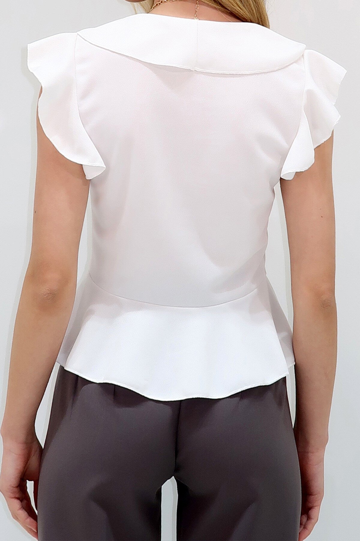 Beyaz Yakası Fırfırlı Bel Kısmı Volanlı Örme Crep V Yaka Yazlık Bluz