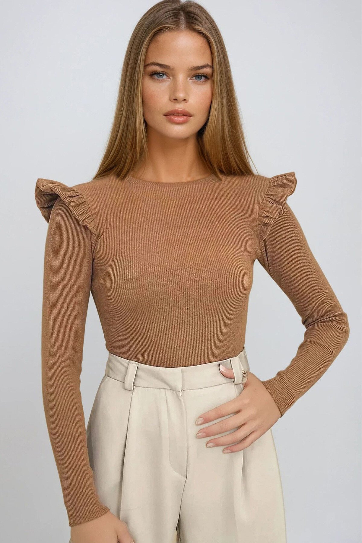 Bisküvi Omuzları Fırfırlı Yarım Balıkçı Kazak