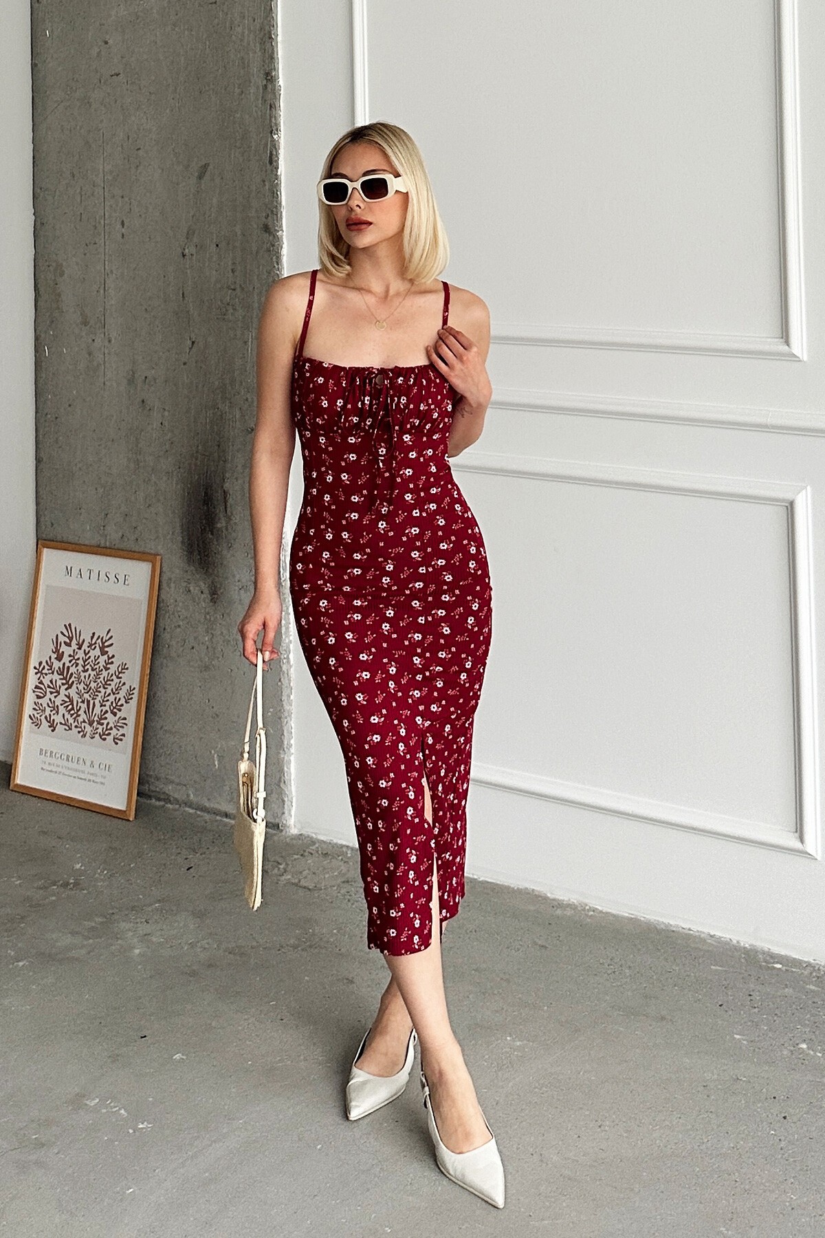 Bordo Ayarlanabilir İnce Askılı Yanı Yırtmaçlı Çiçek Desenli Elbise