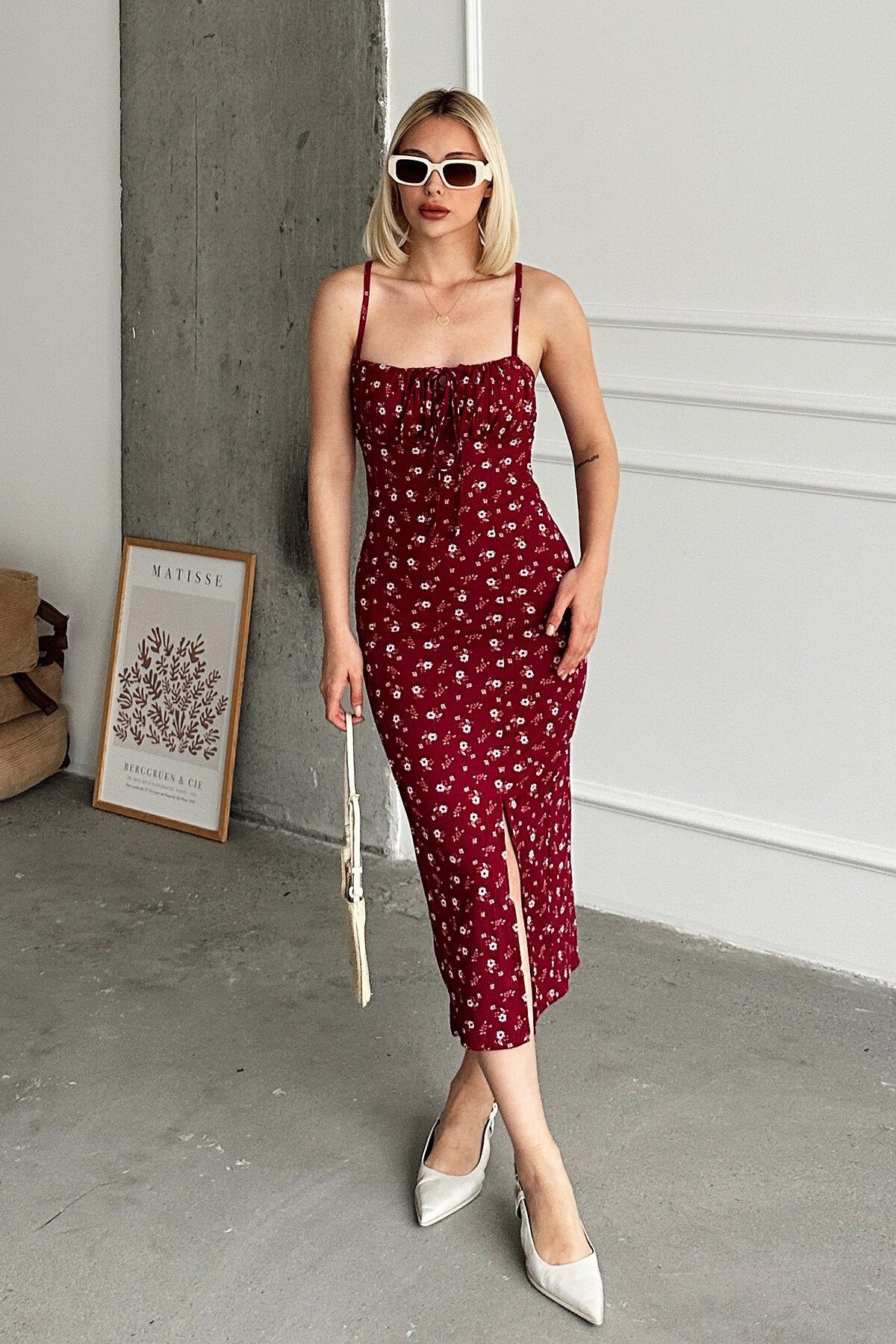 Bordo Ayarlanabilir İnce Askılı Yanı Yırtmaçlı Çiçek Desenli Elbise