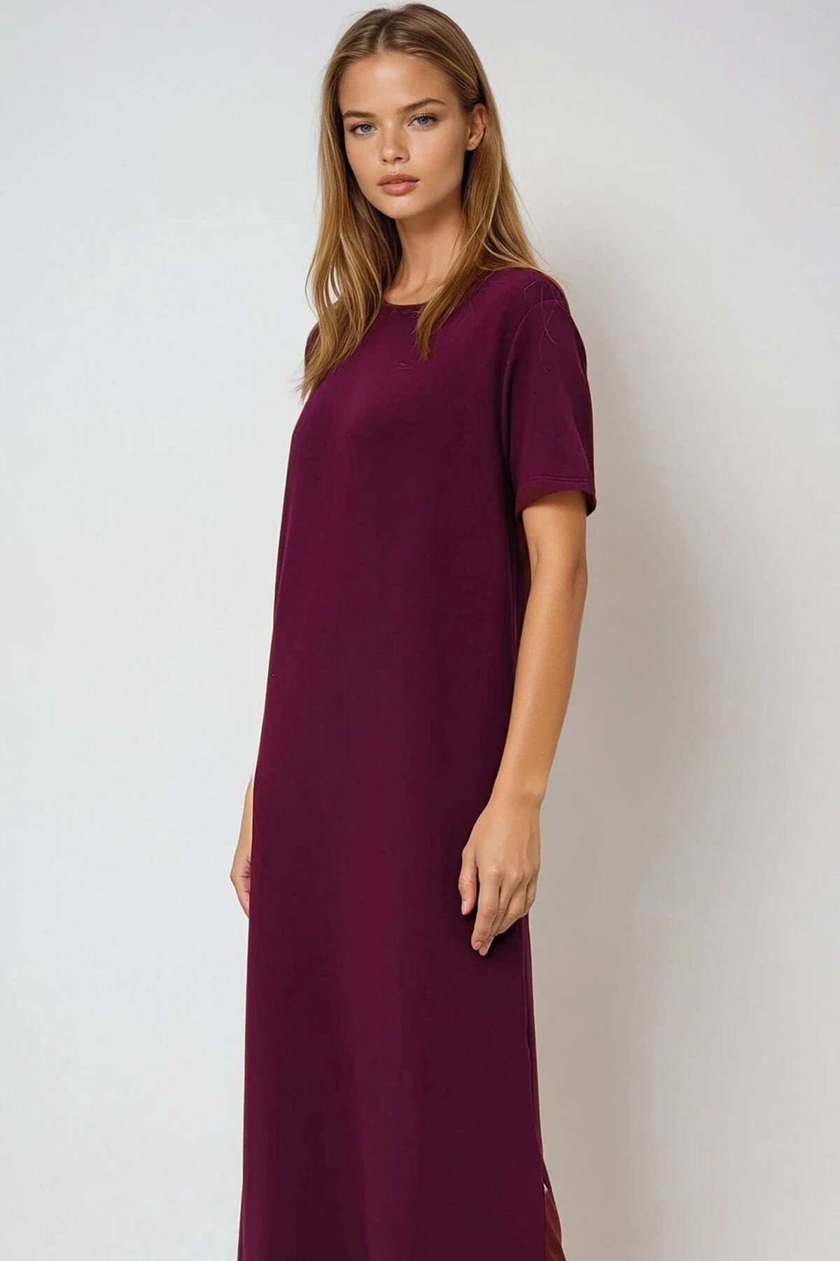 Bordo Bisiklet Yaka Kısa Kollu Yırtmaçlı Örme Elbise