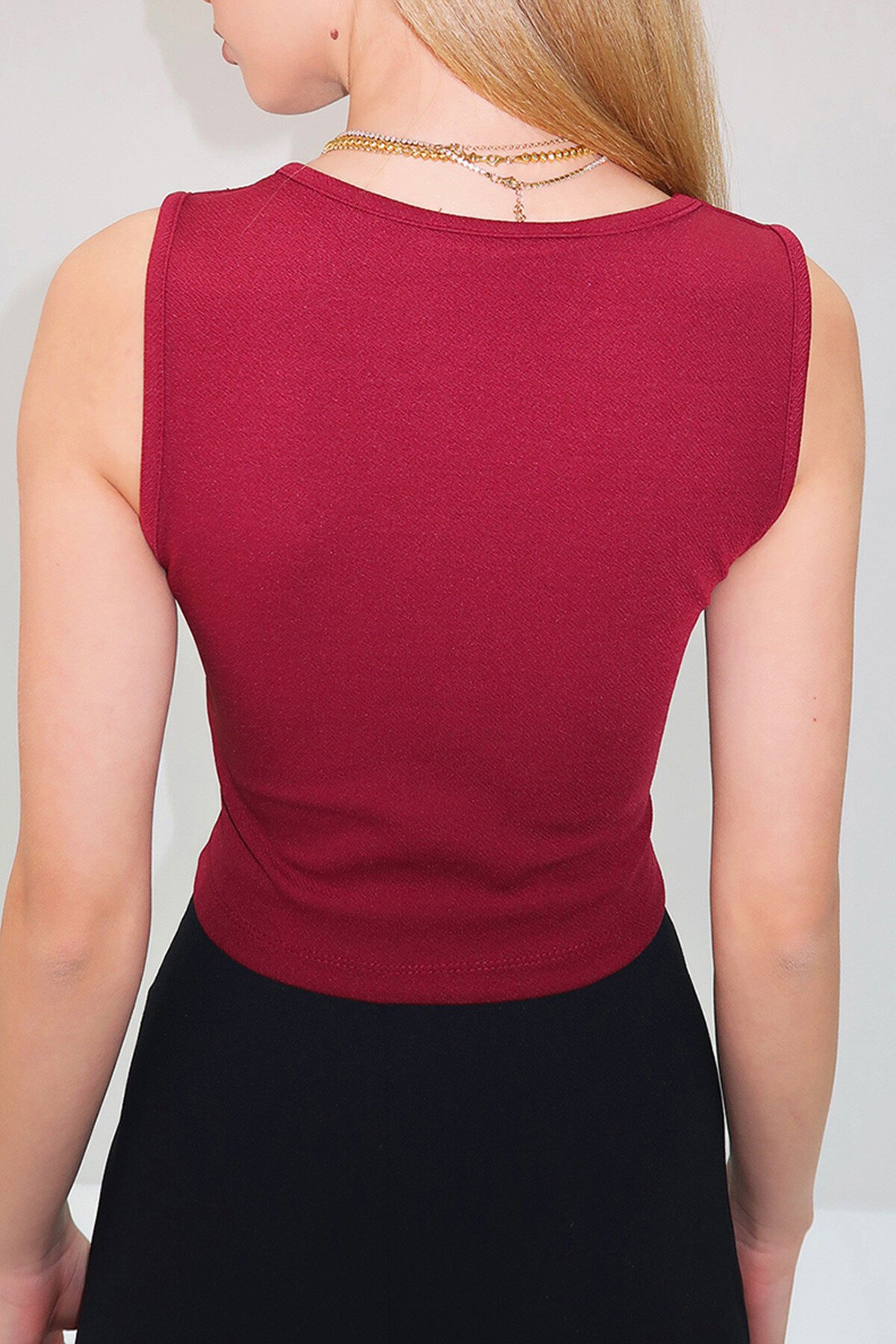 Bordo Kalp Yaka Düğmeli Crop Yelek