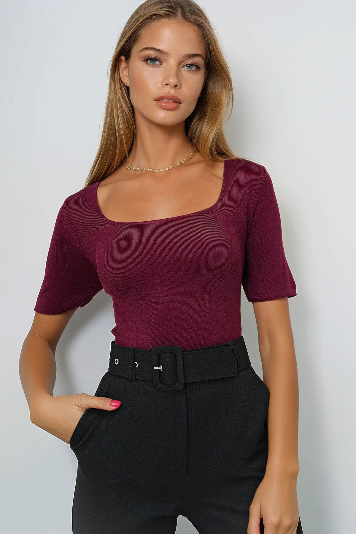 Bordo Kare Yaka Kısa Kollu Mevsimlik Triko Bluz