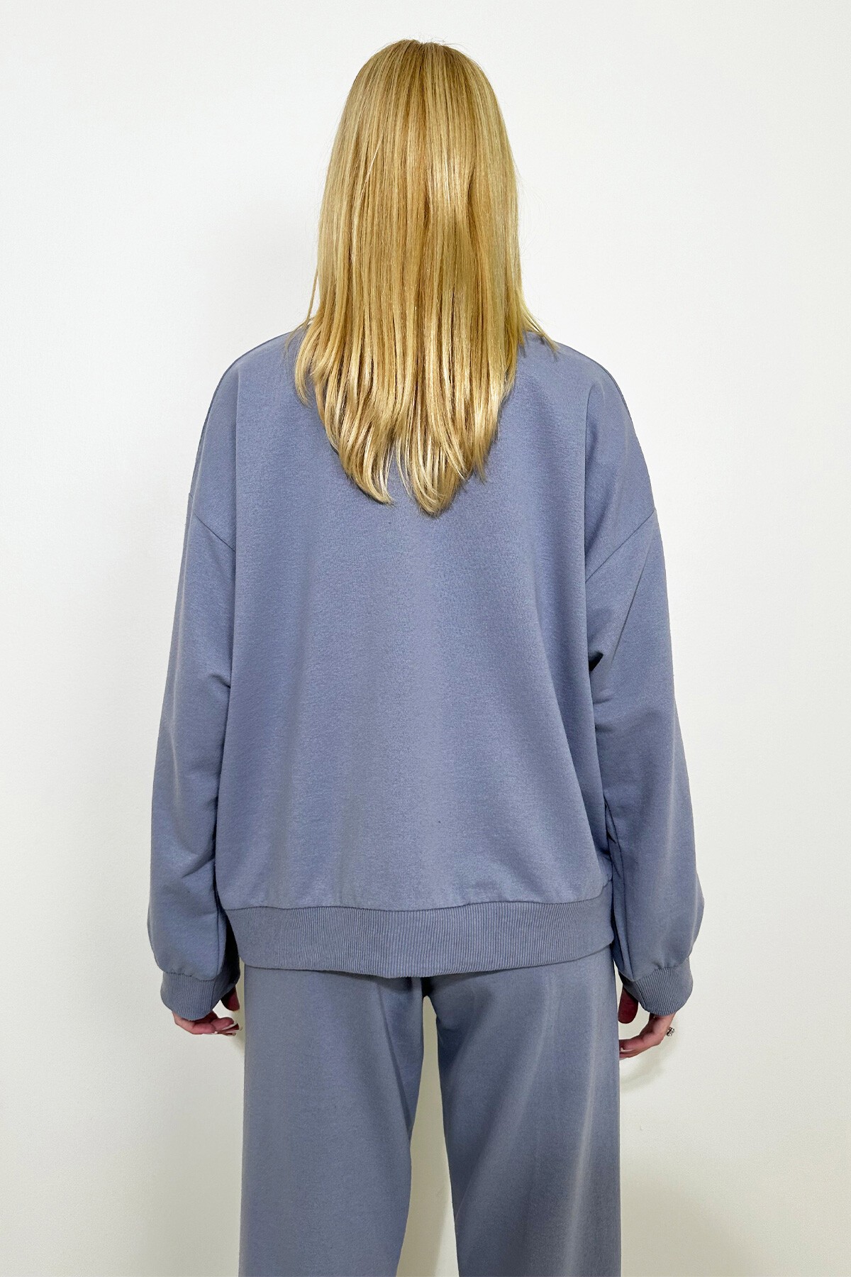 Boyalı Gri Bisiklet Yaka Oversize Mevsimlik Basic Sweatshirt