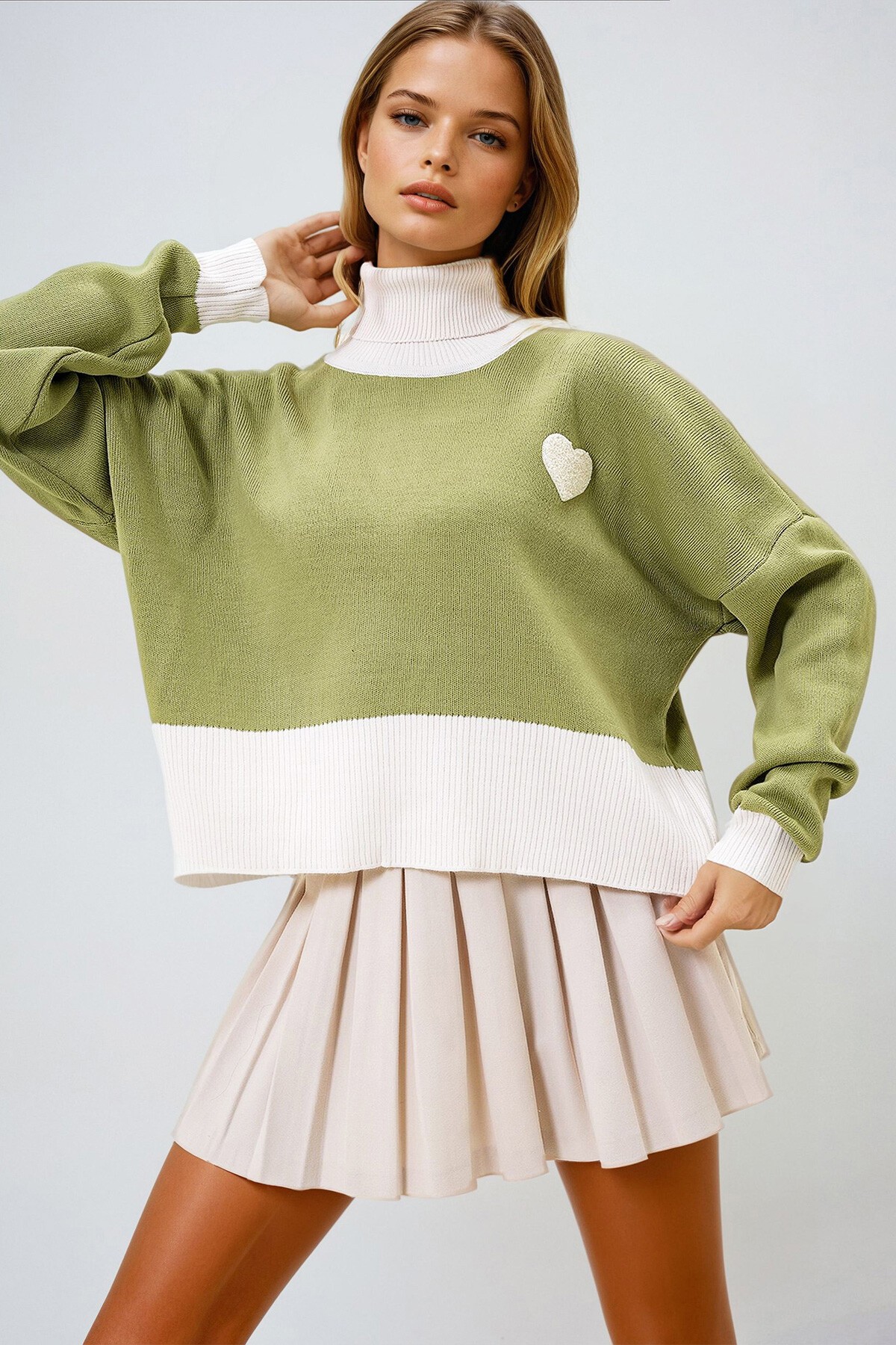 Çağla Yeşili Balıkçı Yaka Renk Bloklu Kalpli Crop Kışlık Triko Kazak