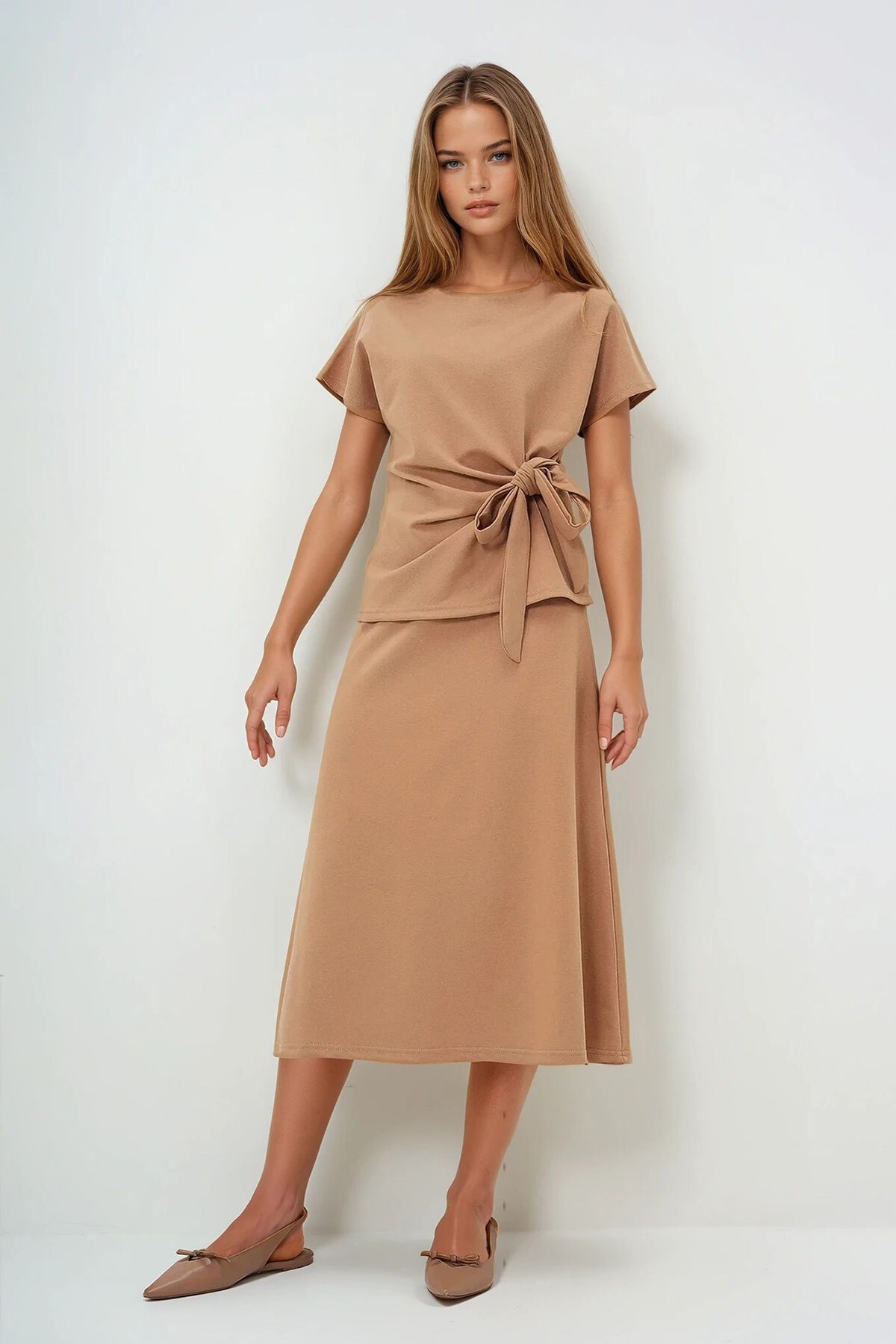 Camel Bisiklet Yaka Drape Detaylı Bluz Ve Kloş Etek Takım