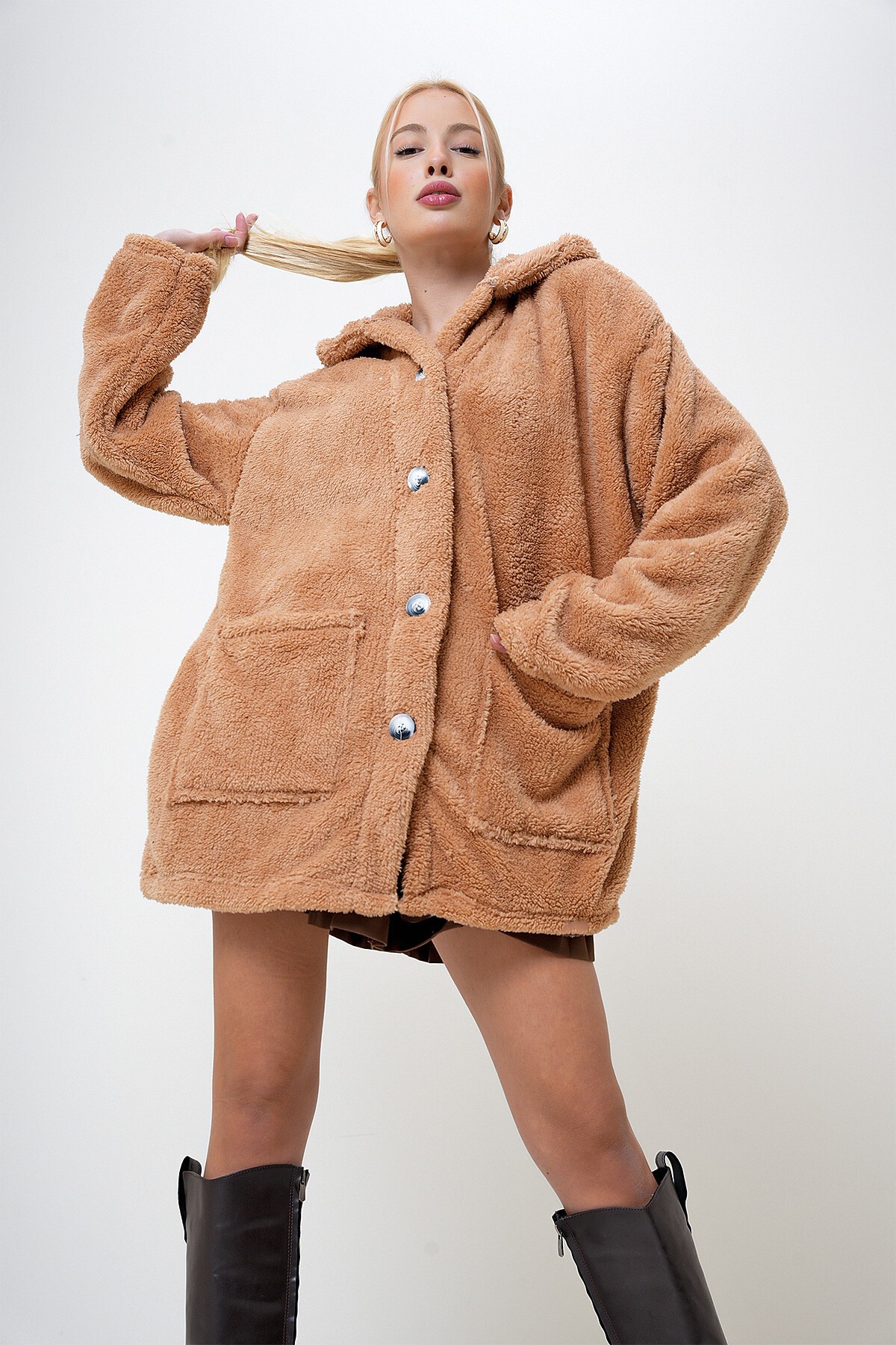 Camel Çift Cepli Önü Düğmeli Oversize Peluş Ceket