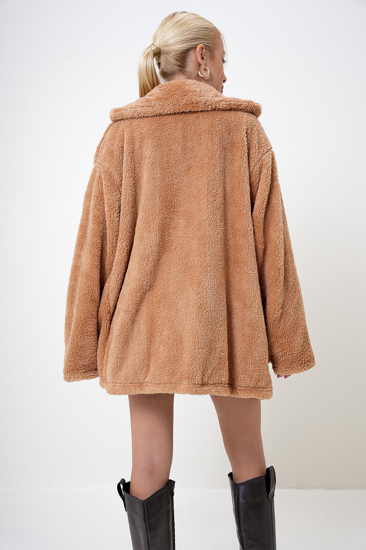 Camel Çift Cepli Önü Düğmeli Oversize Peluş Ceket