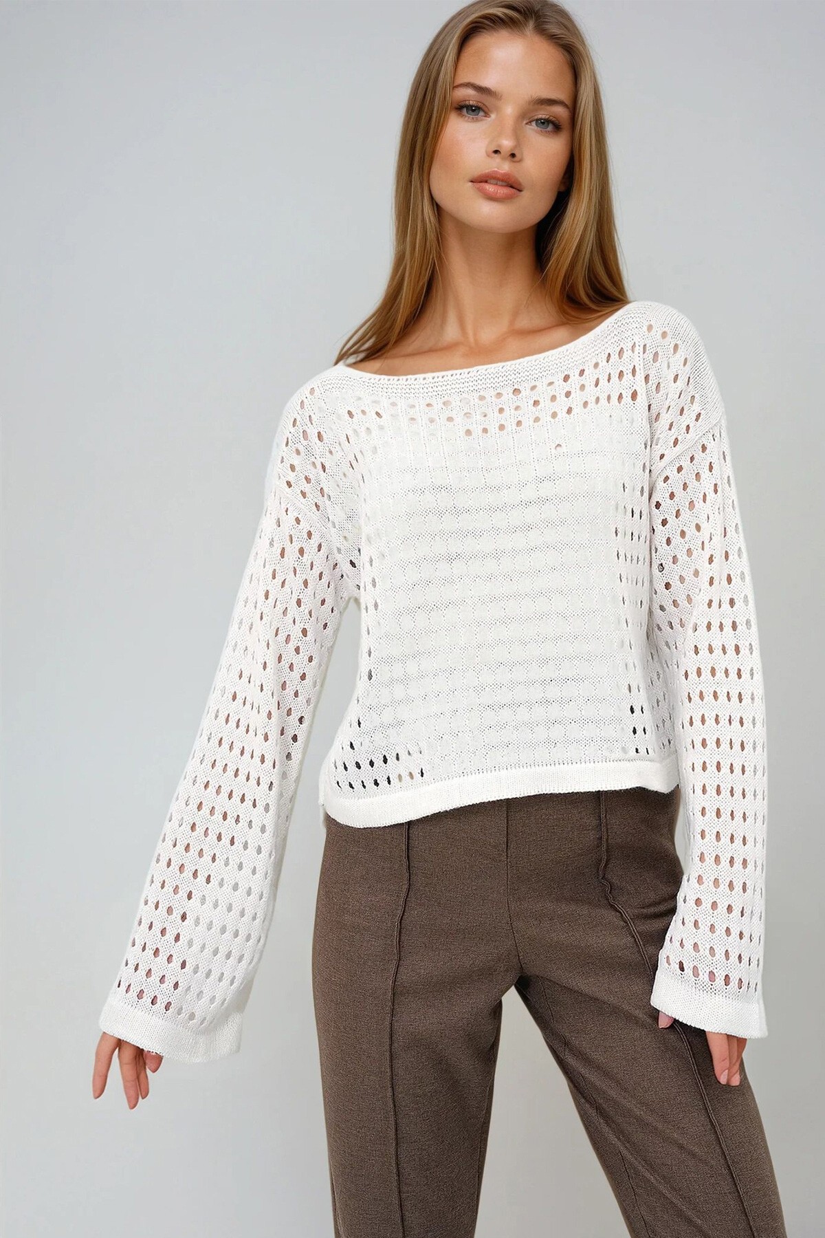 Ekru Delik Ajurlı Triko Bluz