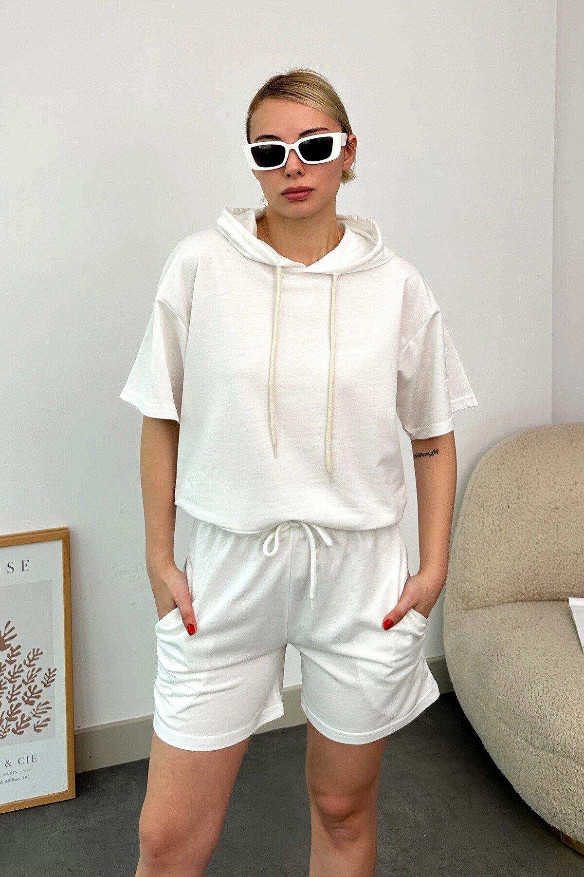 Ekru Kapüşonlu Sweatshirt Ve Şort İki İplik Takım