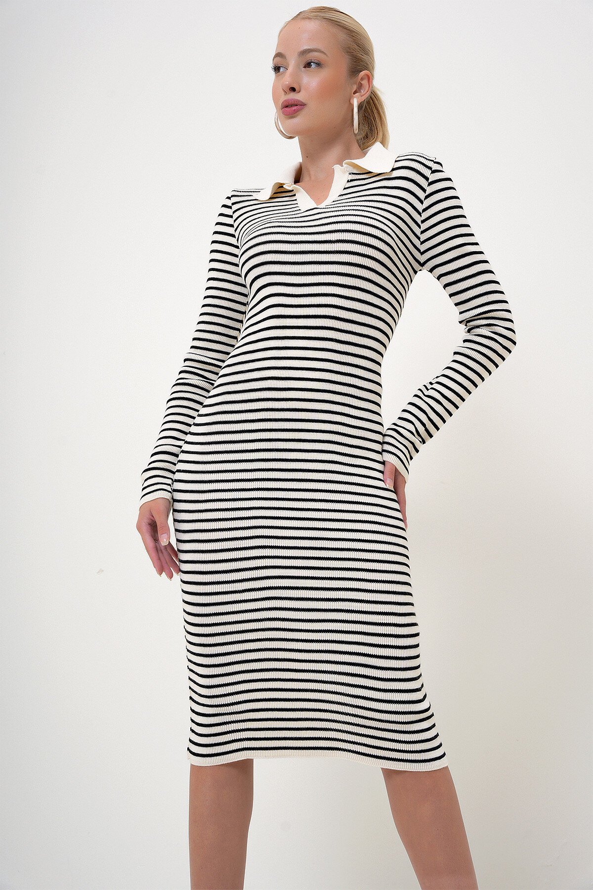 Ekru Polo Yaka Çizgili Triko Elbise