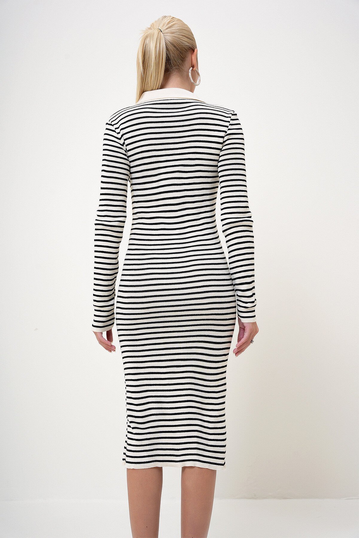 Ekru Polo Yaka Çizgili Triko Elbise