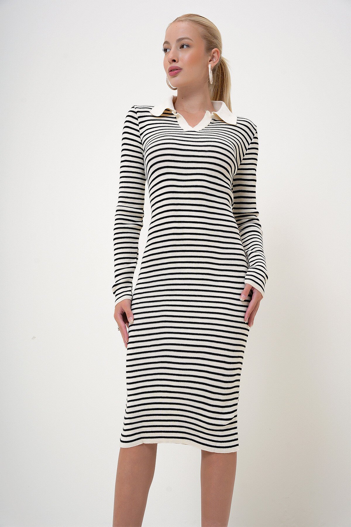 Ekru Polo Yaka Çizgili Triko Elbise