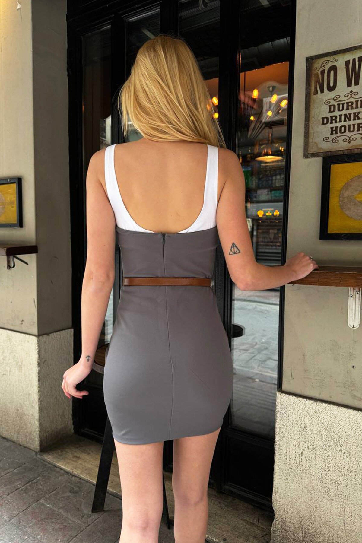 Füme Askılı Straplez Görünümlü Kemerli Mini Elbise