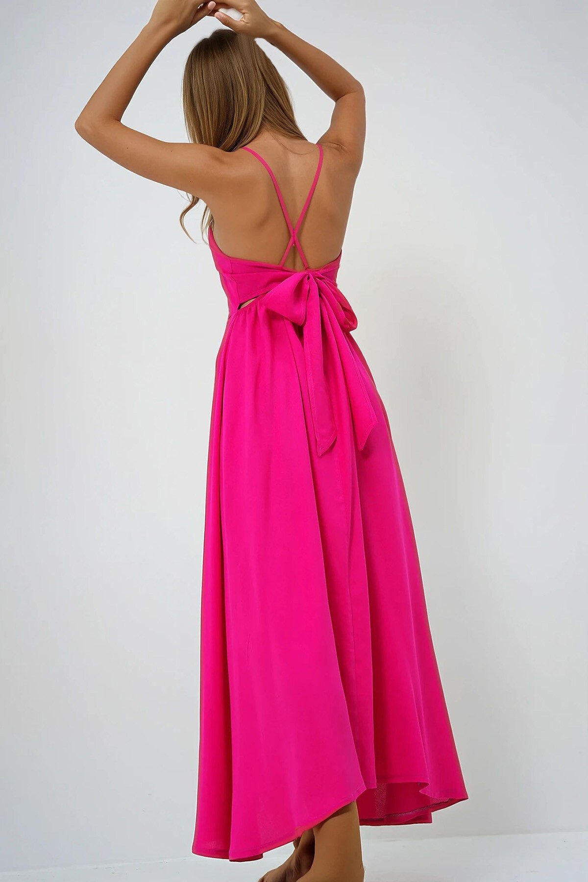 Fuşya İp Askılı Sırtı Bağlama Detaylı Maxi Boy Yazlık Elbise