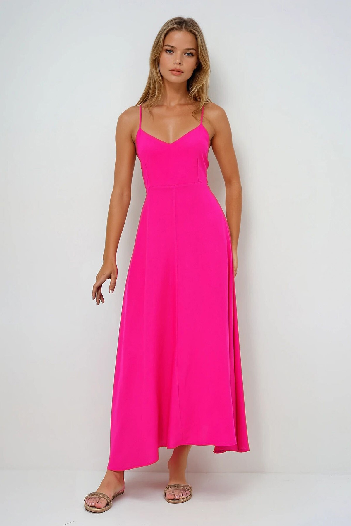 Fuşya İp Askılı Sırtı Bağlama Detaylı Maxi Boy Yazlık Elbise