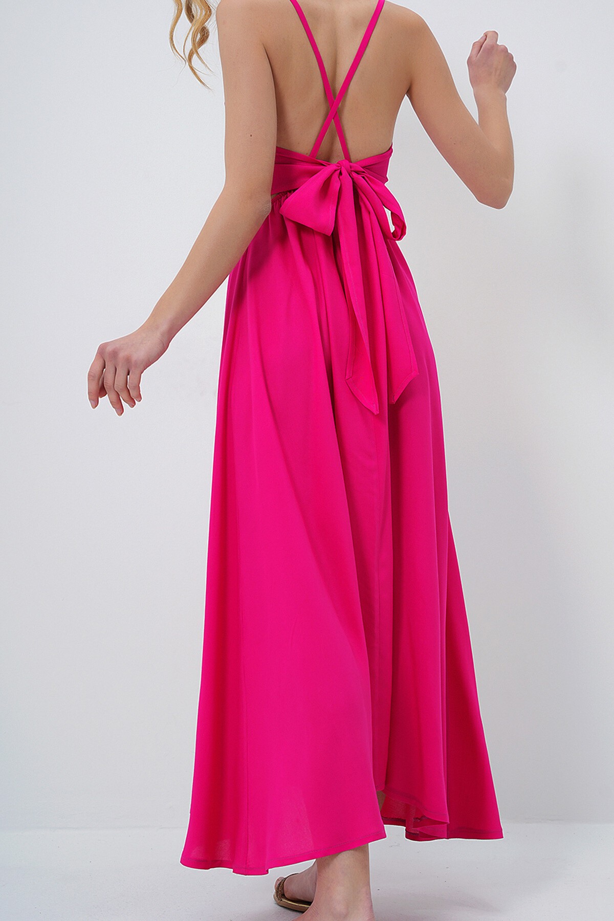 Fuşya İp Askılı Sırtı Bağlama Detaylı Maxi Boy Yazlık Elbise