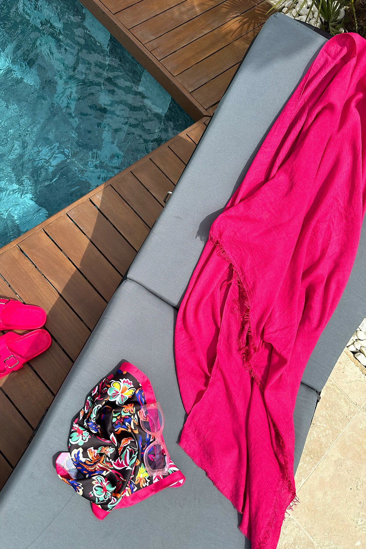 Fuşya Püskül Detaylı Bağlanabilir Plaj Pareosu