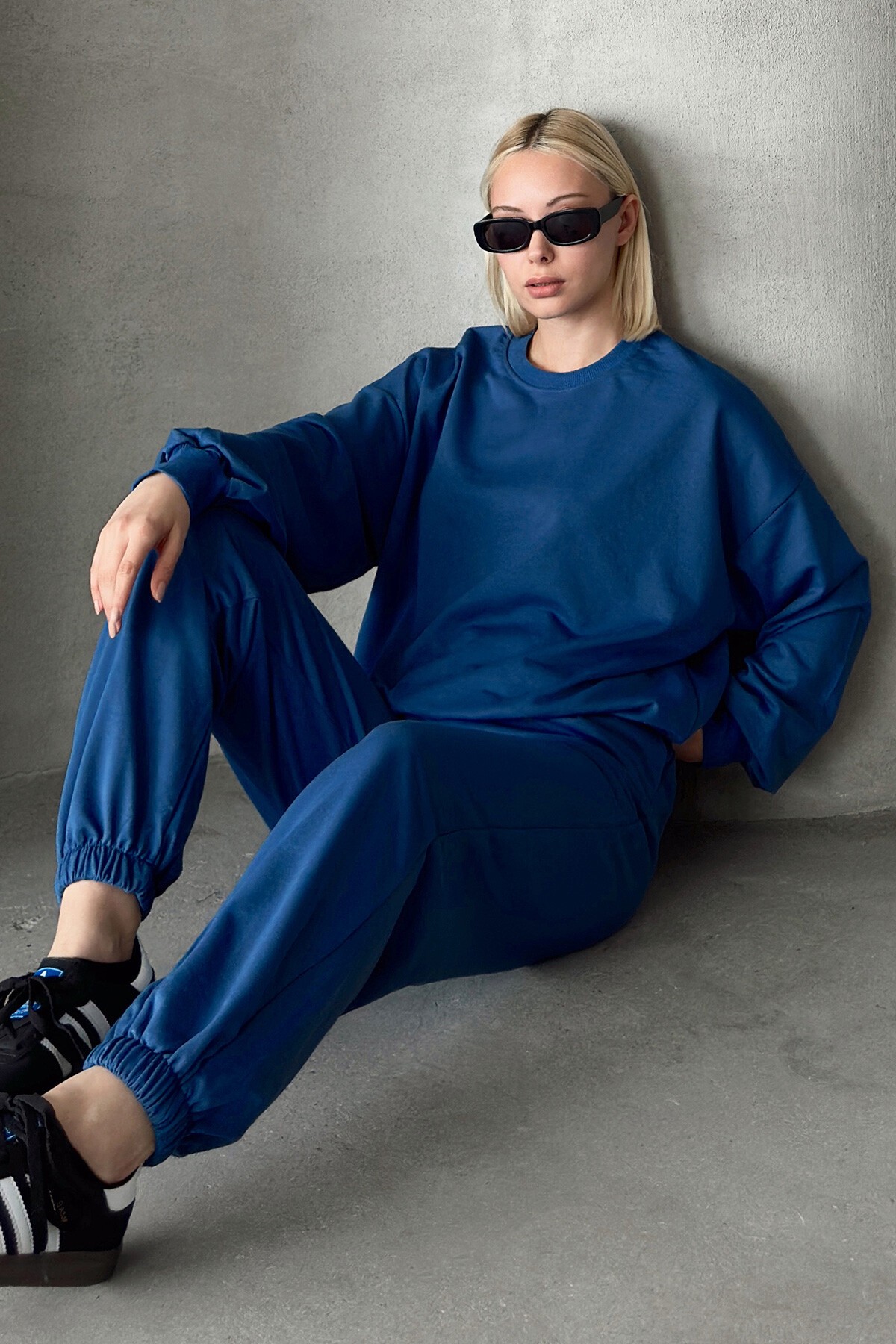 Gök Mavi Bisiklet Yaka Beli Ve Paçası Lastikli İki İplik Basic Eşofman Takımı