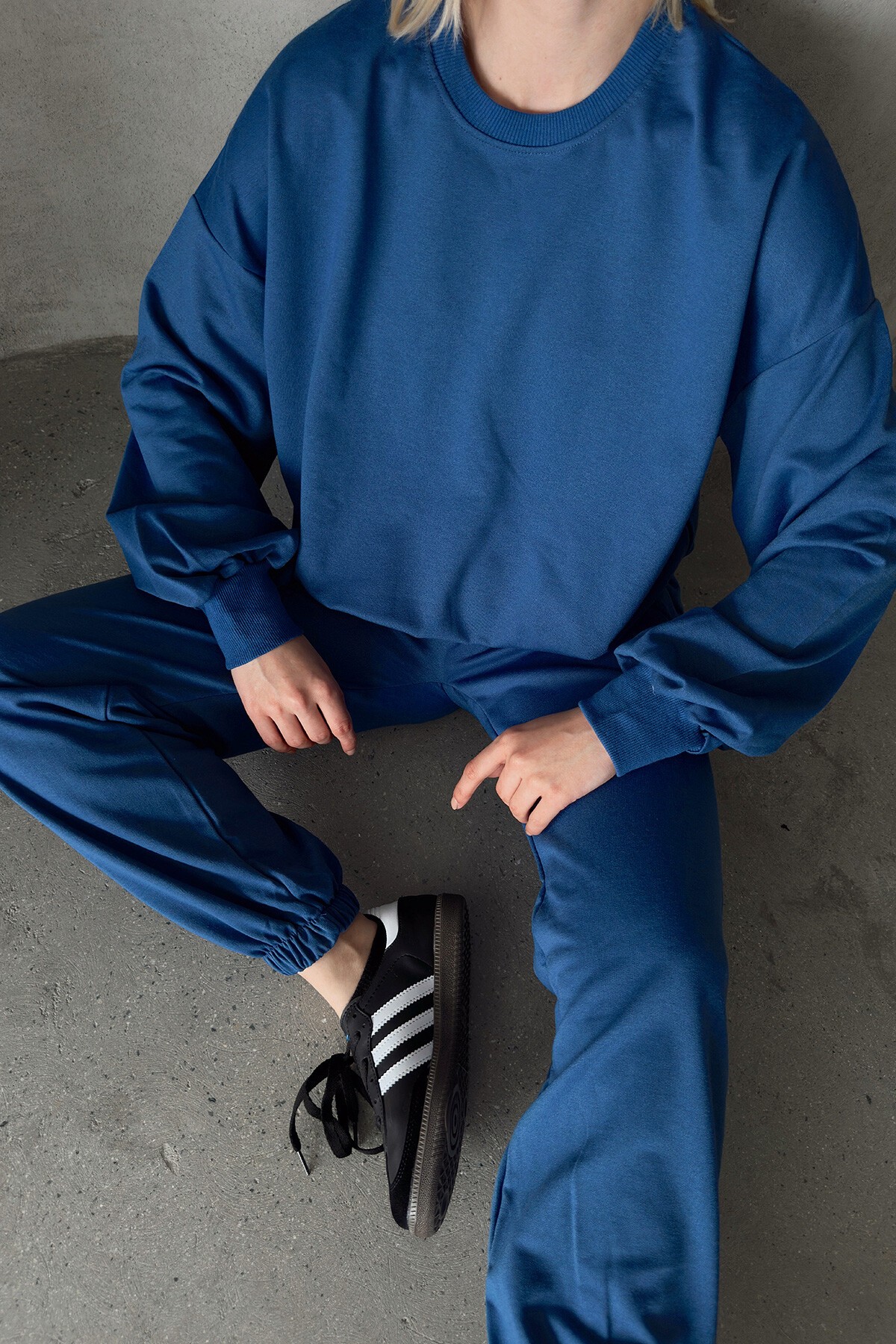 Gök Mavi Bisiklet Yaka Beli Ve Paçası Lastikli İki İplik Basic Eşofman Takımı