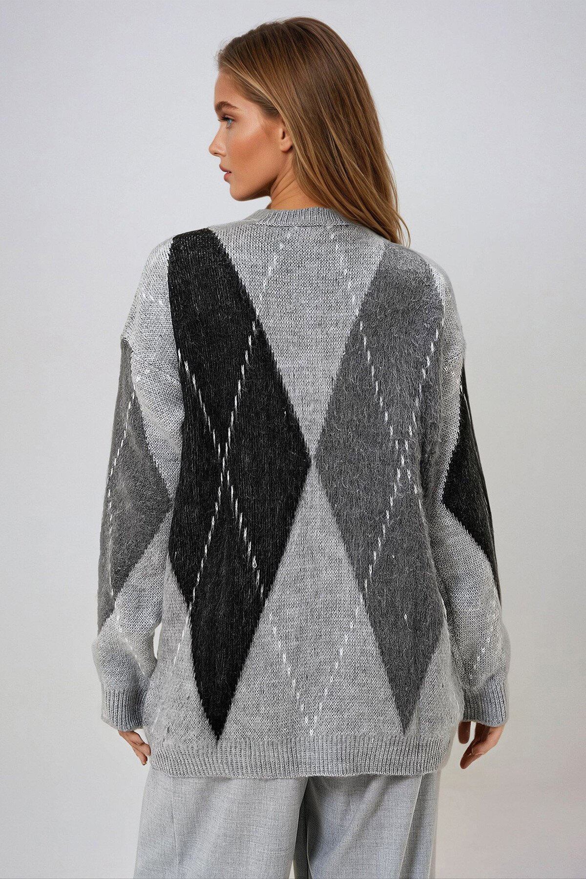 Gri Bisiklet Yaka Oversize Baklava Desenli Kışlık Triko Kazak