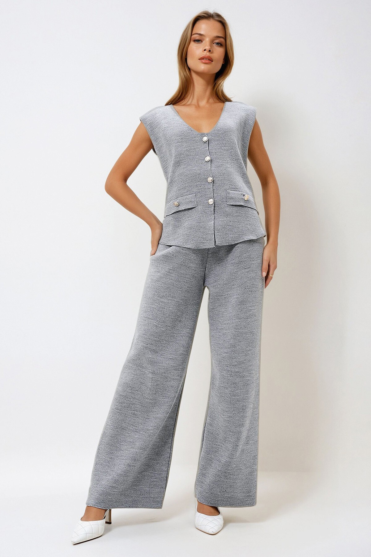 Gri Metal Düğme Ve Cep Detaylı Triko  Yelek Ve Palazzo Pantolon Takım