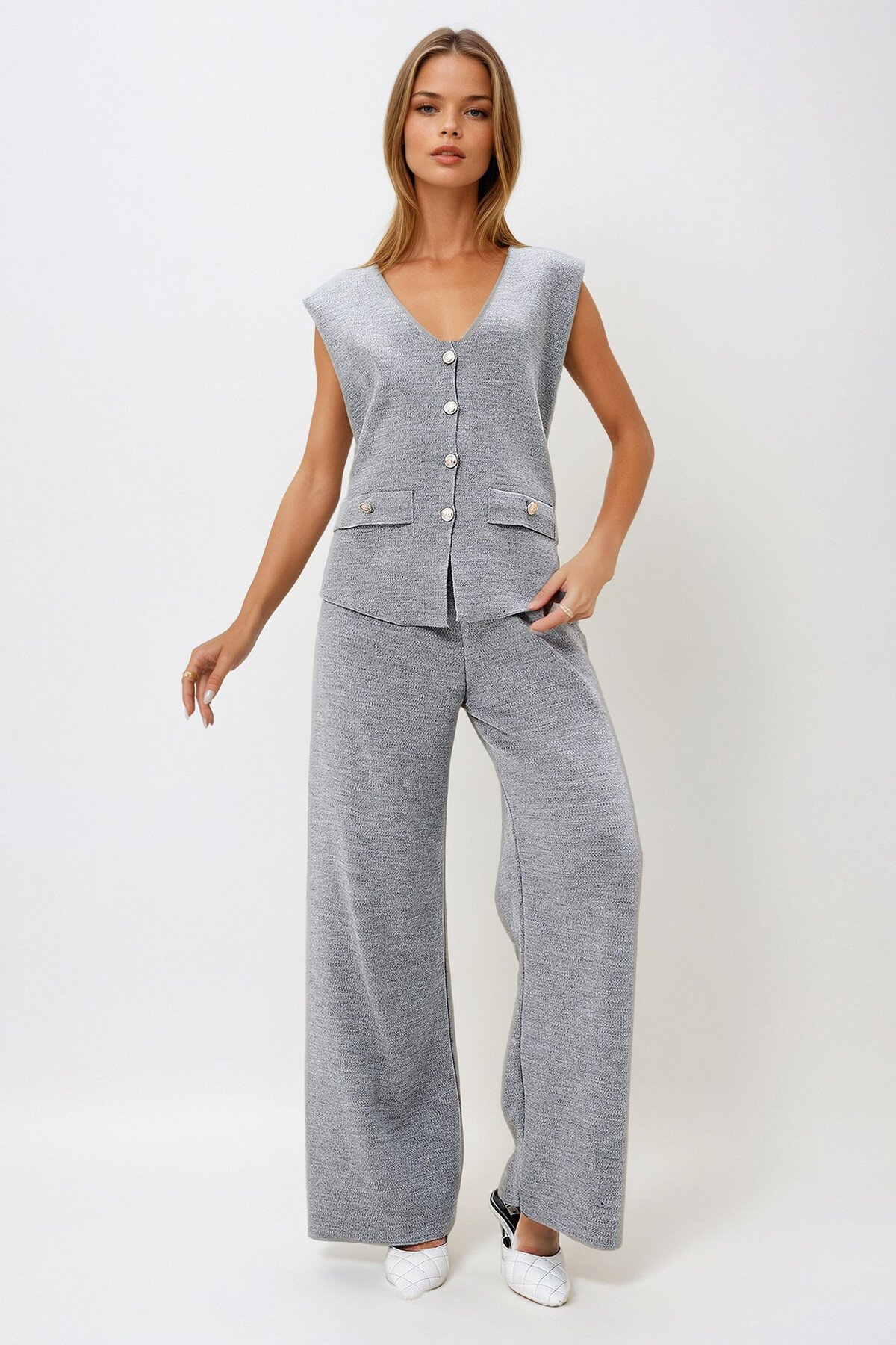 Gri Metal Düğme Ve Cep Detaylı Triko  Yelek Ve Palazzo Pantolon Takım