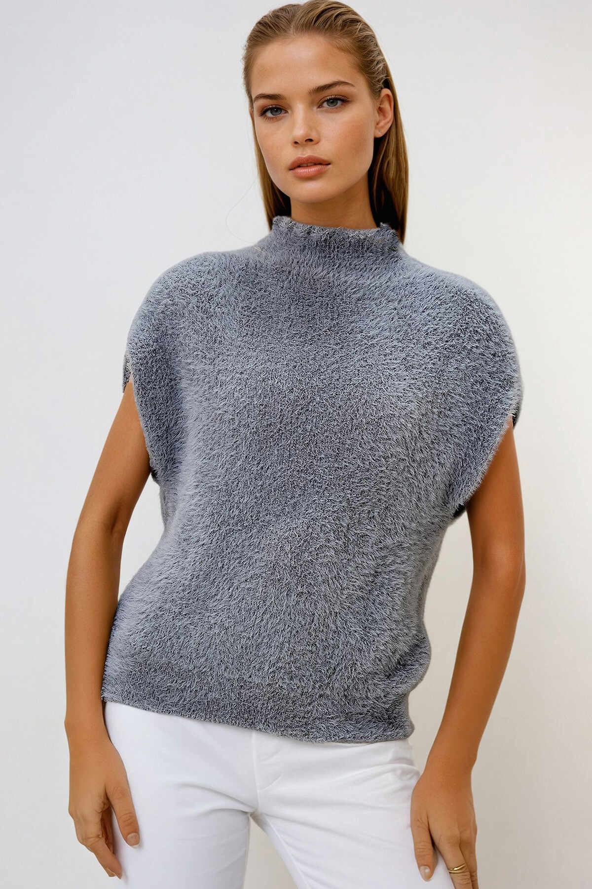 Gri Yarım Balıkçı Yaka Yumoş İplik Triko Süveter Kazak
