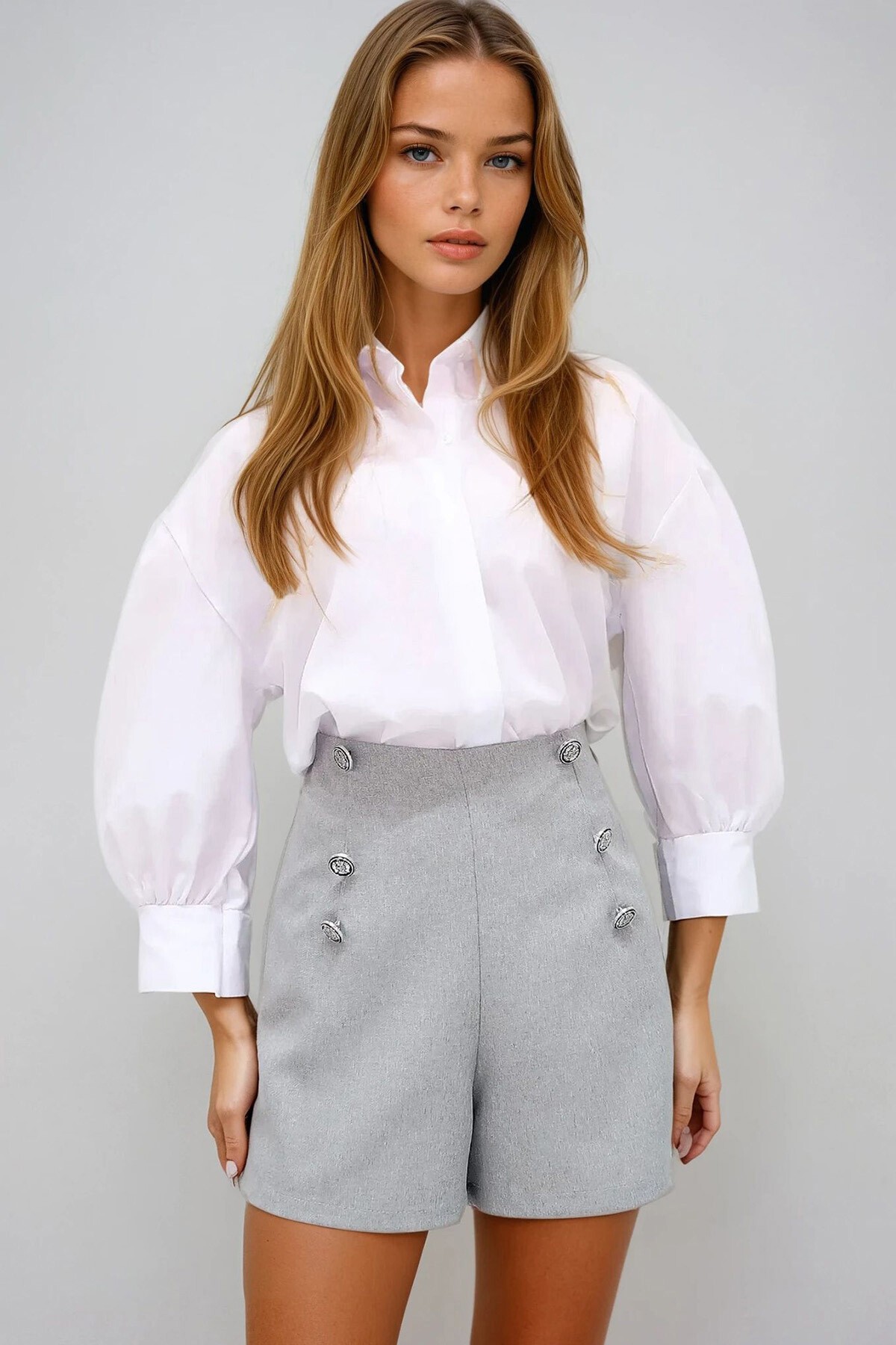 Gri Yüksek Bel Gizli Fermuarlı Önü Düğmeli Dokuma Şort