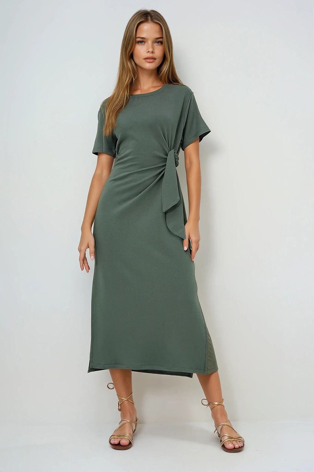 Haki Bisiklet Yaka Beli Bağlama Detaylı Kısa Kol Yırtmaçlı Yazlık Örme Elbise