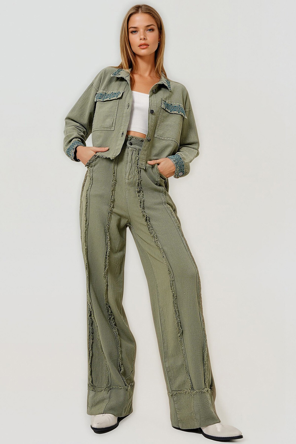 Haki Etnik Nakışlı Püskül Detaylı Ceket Ve Pantolonlu Keten İkili Takım