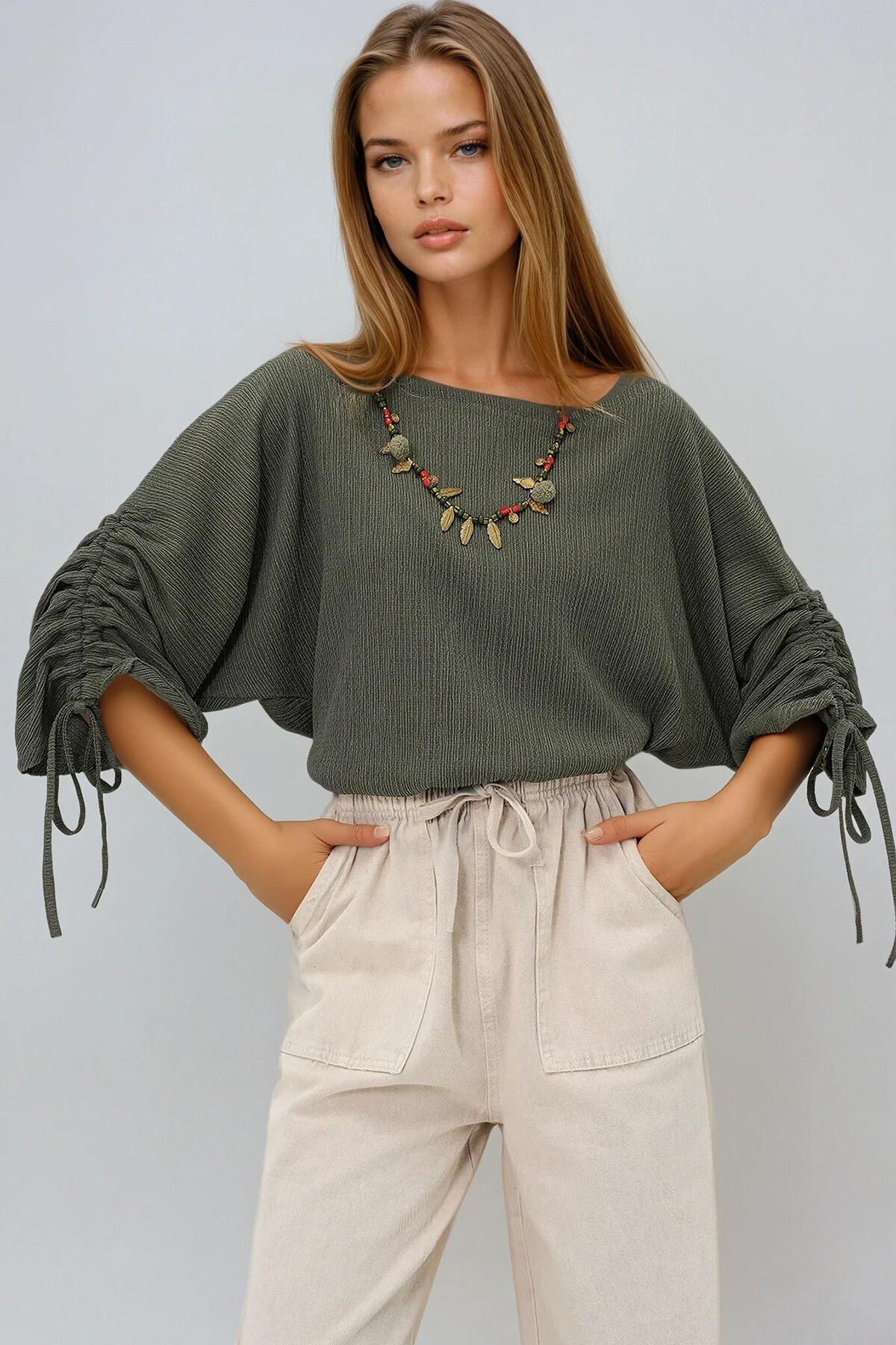 Haki Kayık Yaka Kolları Büzgü Ve Bağlama Detaylı Örme Krep Bluz
