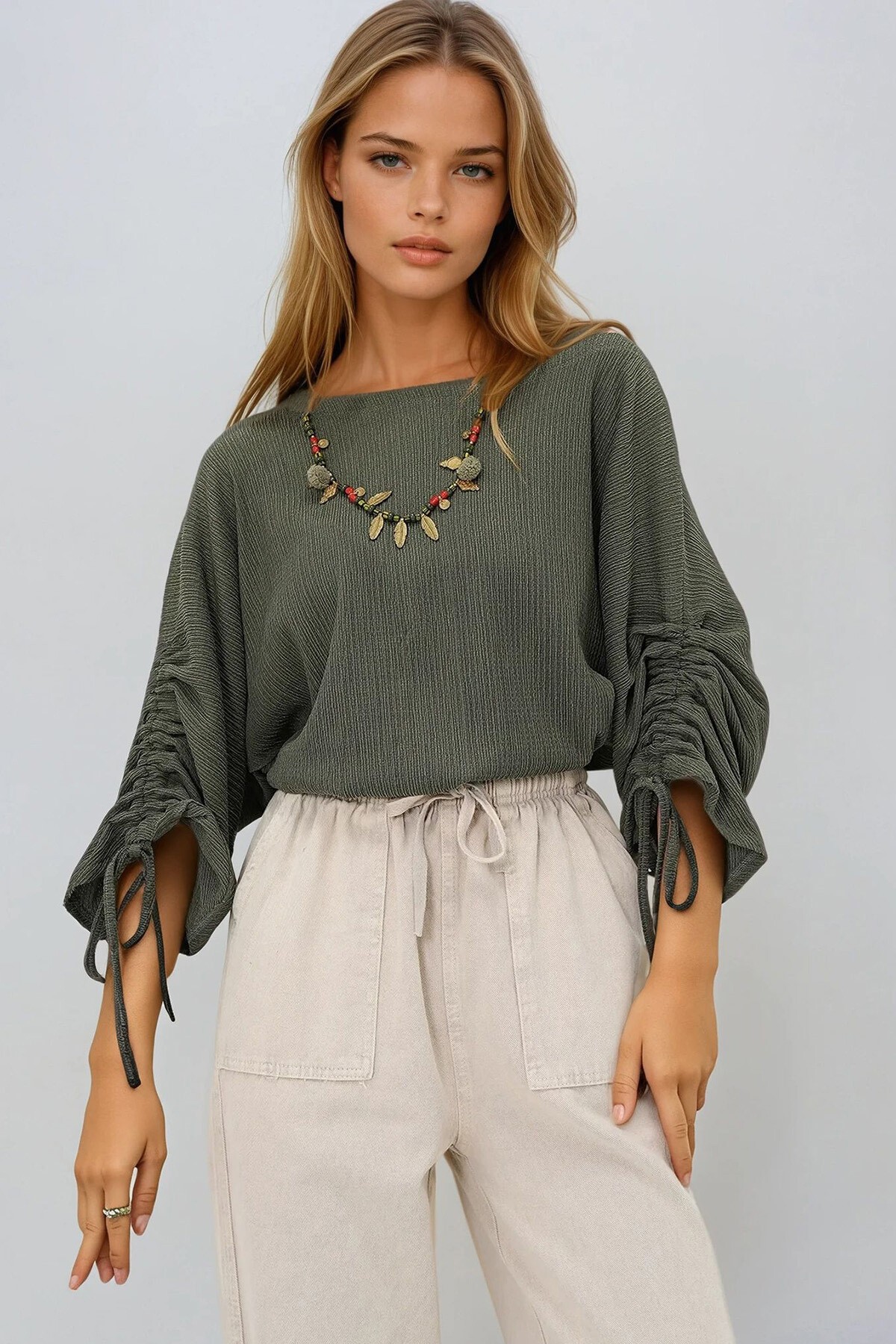 Haki Kayık Yaka Kolları Büzgü Ve Bağlama Detaylı Örme Krep Bluz