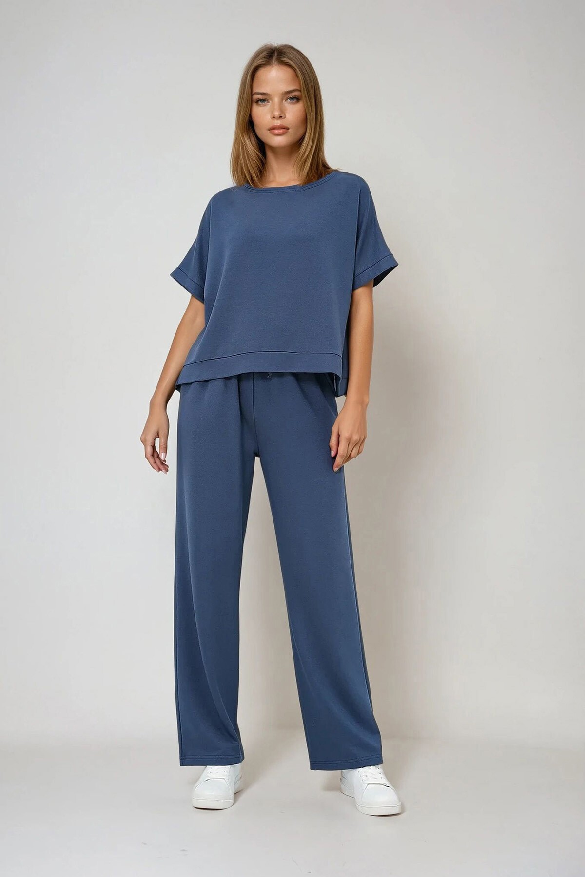 İndigo Kayık Yaka Yarım Kol Yırtmaç Detaylı Bluz Ve Cepli  Pantolon Takım