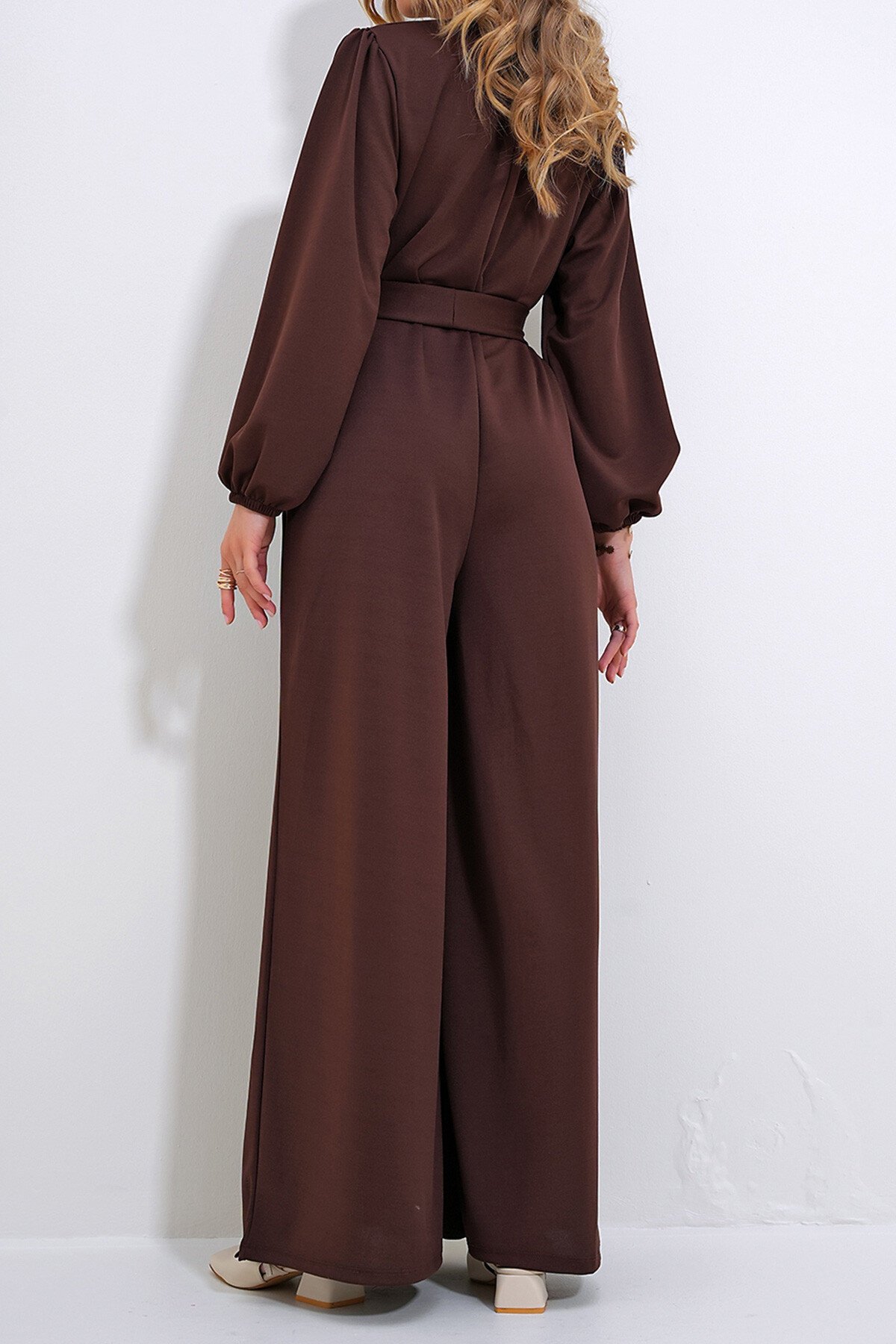 Kahve Dik Yaka Sırtı Fermuarlı Prenses Kol Beli Kuşaklı Tulum