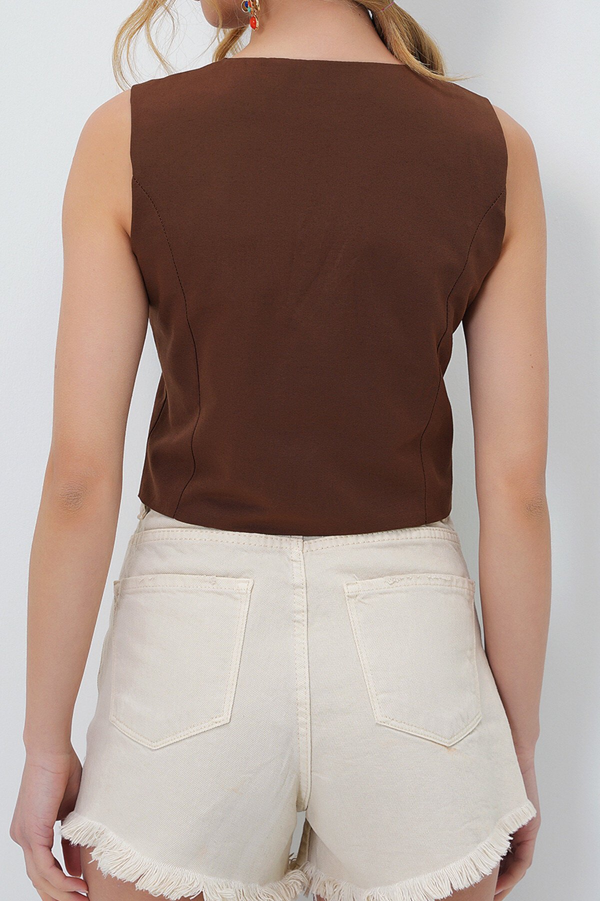 Kahverengi Bağlama Detaylı İçi Astarlı Yazlık Dokuma Yelek