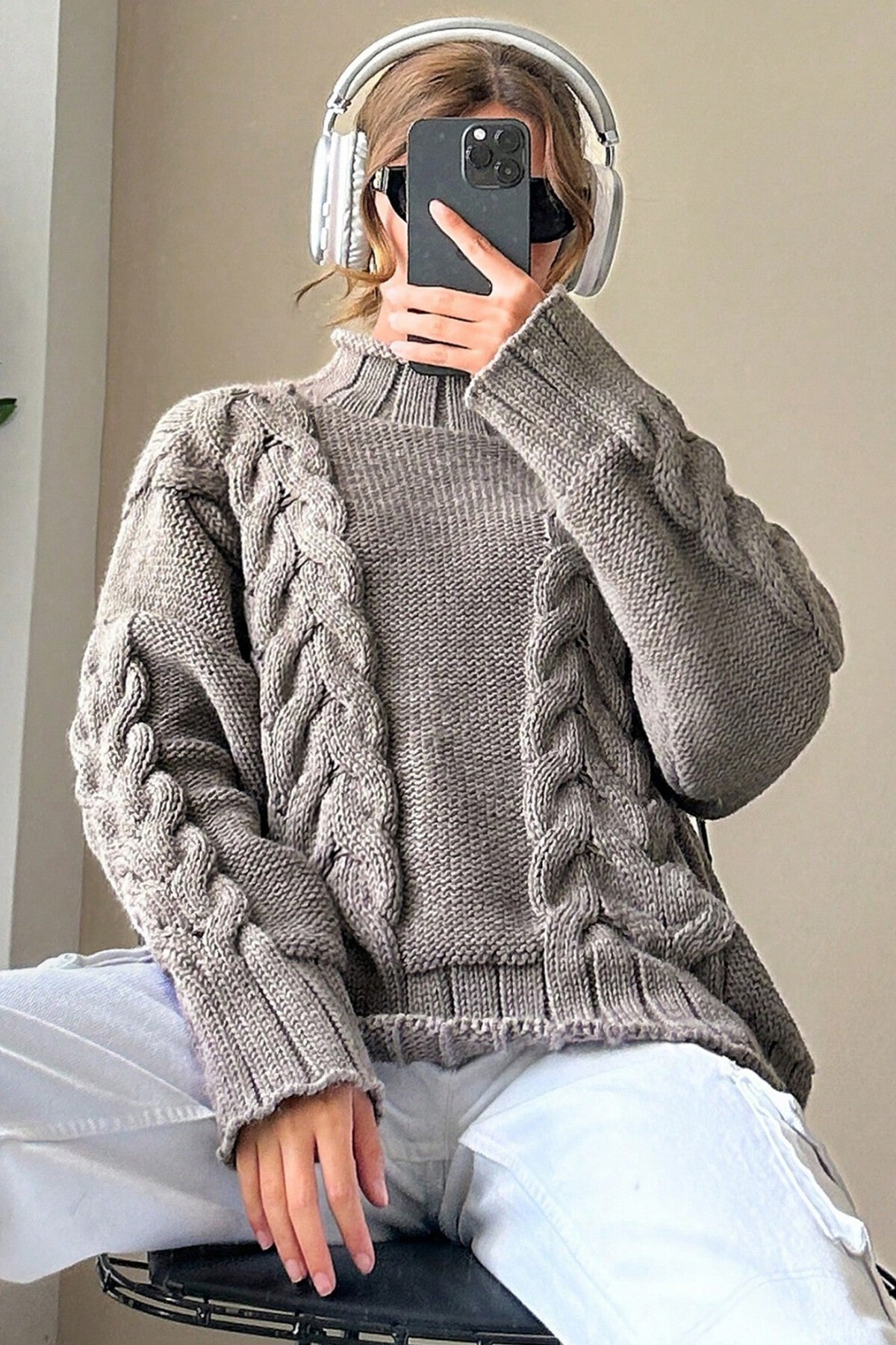 Kahverengi Boğazlı Örgülü Triko Kazak