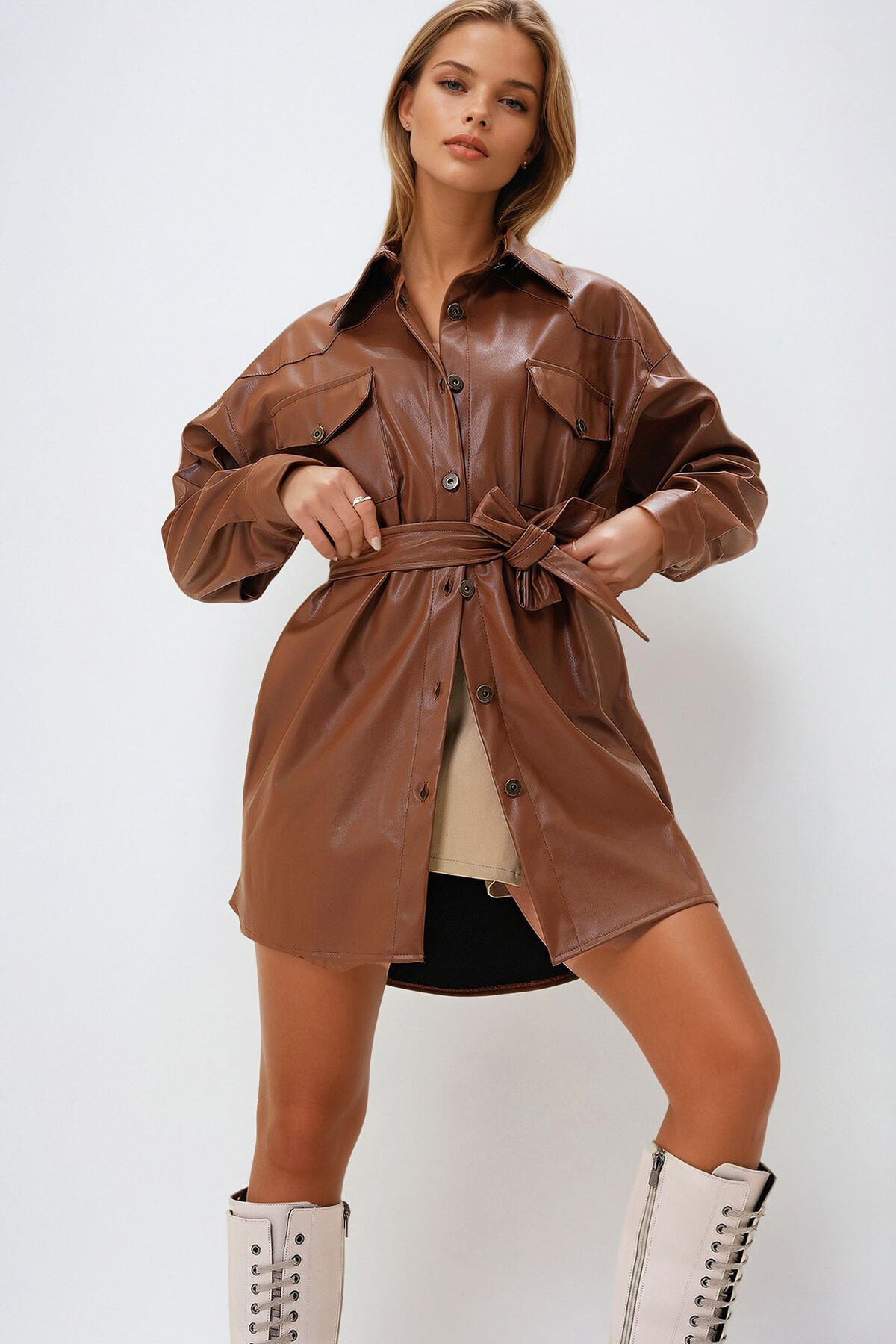 Kahverengi Çift Cepli Düğmeli Kuşaklı Suni Deri Trençkot