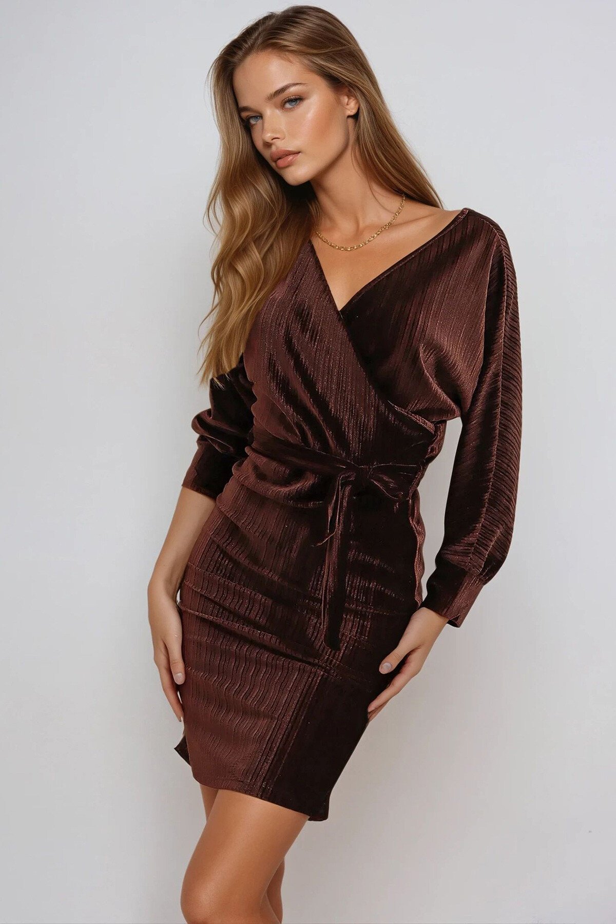 Kahverengi Kruvaze Yaka Yarasa Kollu Beli Kemerli Kaşkorse Elbise