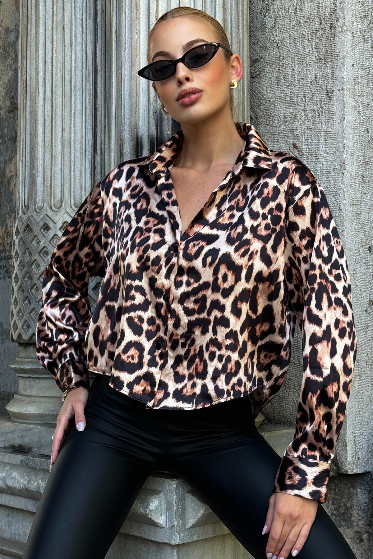 Kahverengi Leopar Desen Saten Gömlek