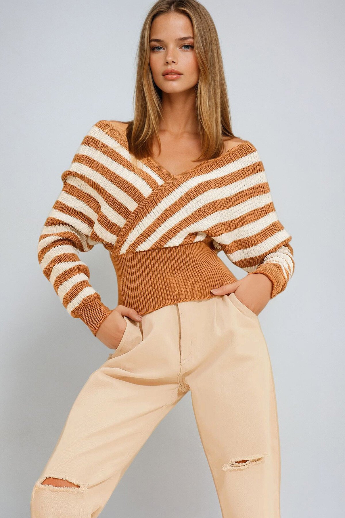 Karamel Ön Ve Arka Kruvaze Crop Çizgili Kazak