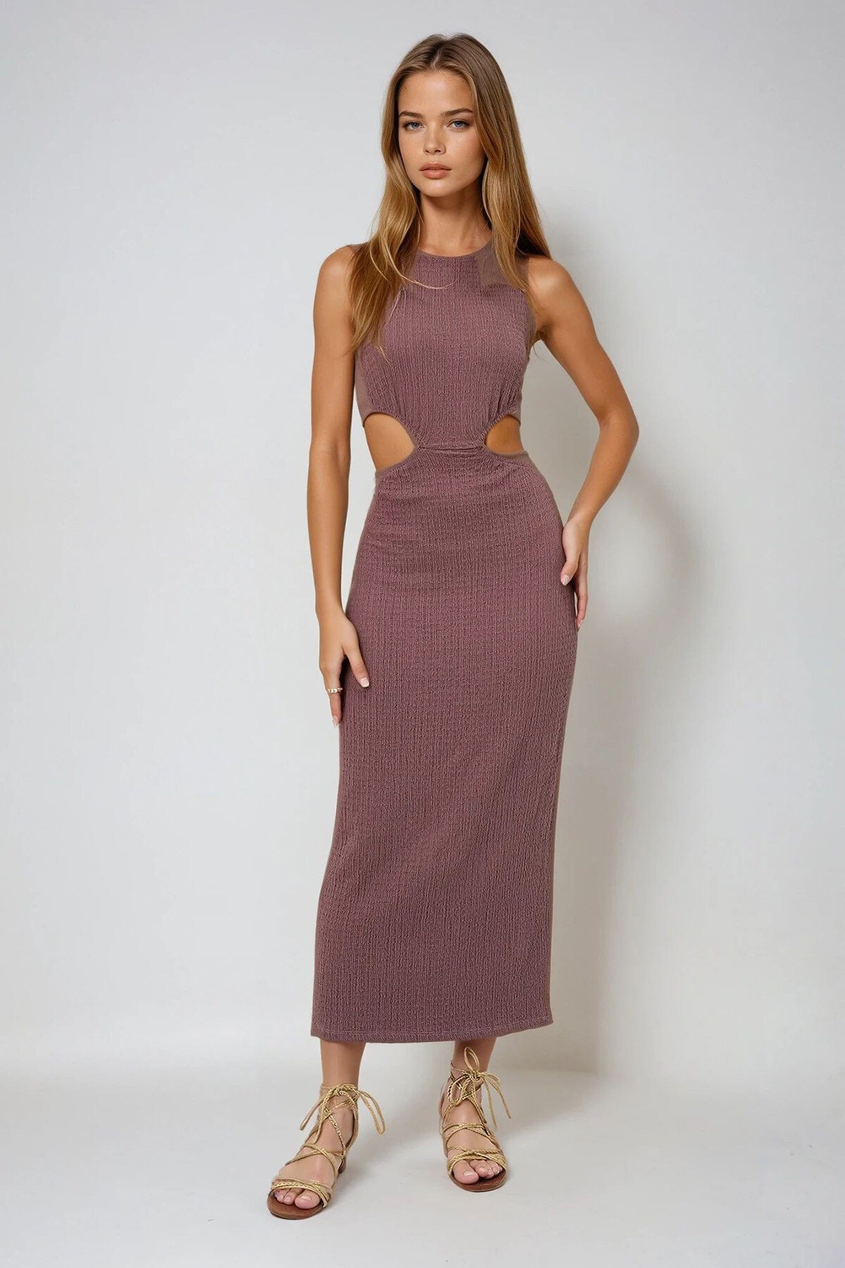 Karamel Outcut Kesim Kendinden Dokulu Midi Boy Elbise