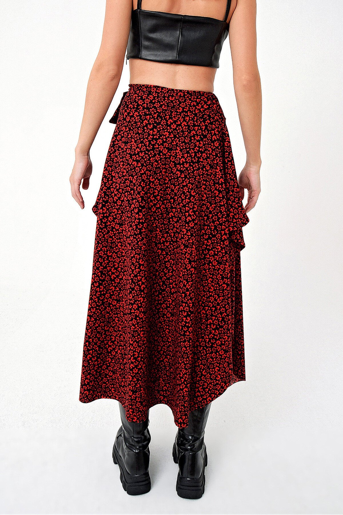 Kırmızı Asimetrik Kesim Beli Bağlamalı Etek