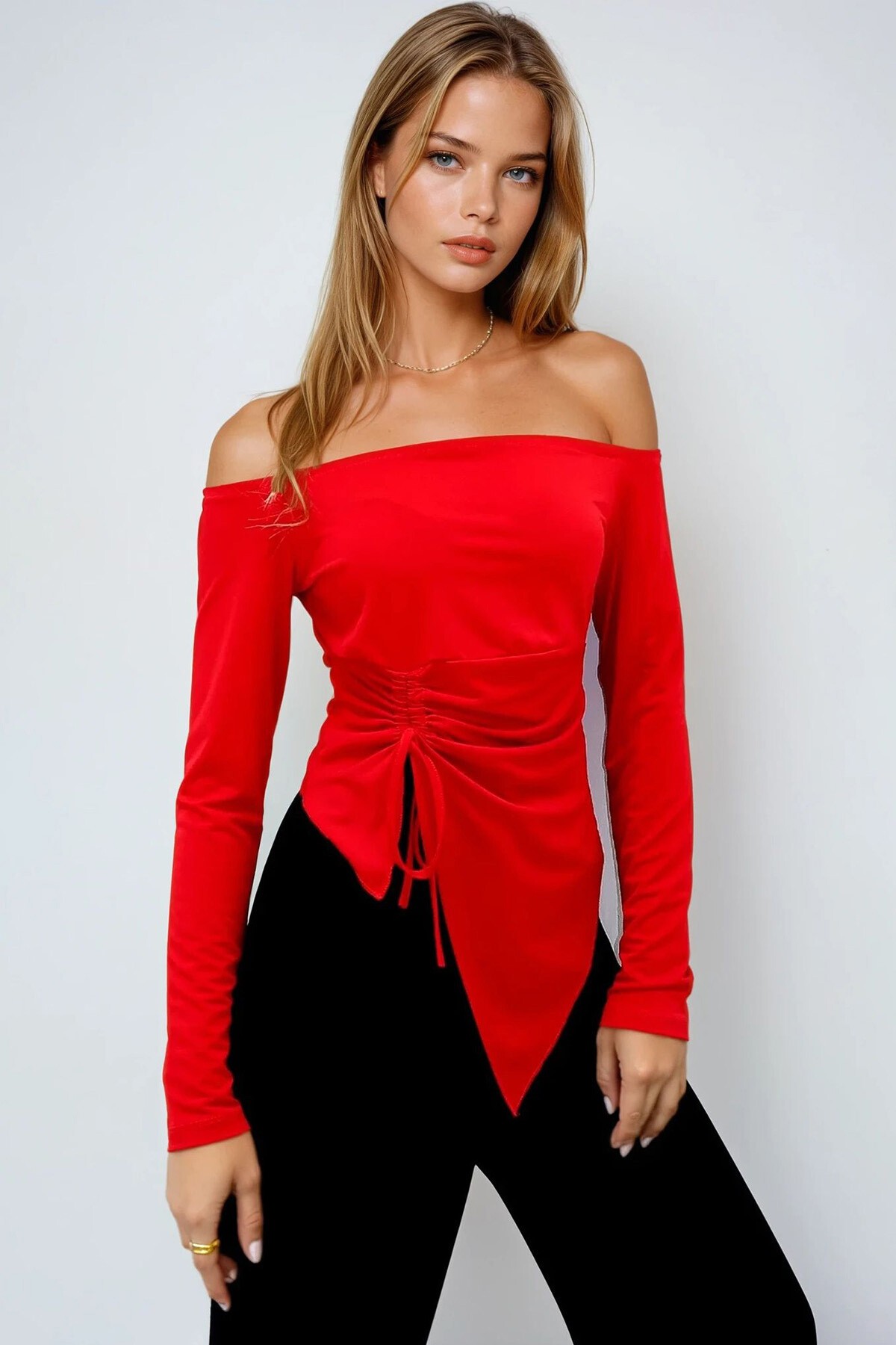 Kırmızı Asimetrik Kesim Önü Büzdürmeli Madonna Yaka Sandy Bluz