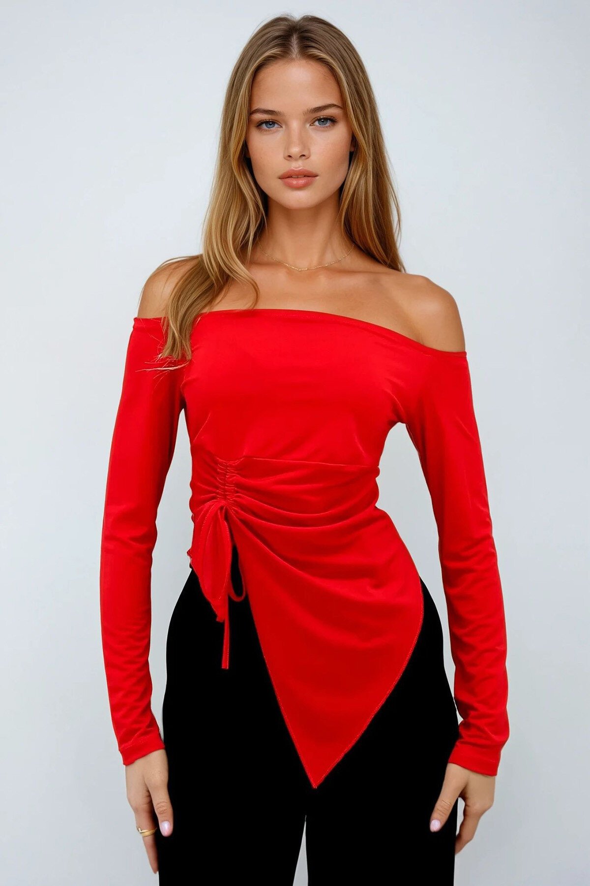 Kırmızı Asimetrik Kesim Önü Büzdürmeli Madonna Yaka Sandy Bluz