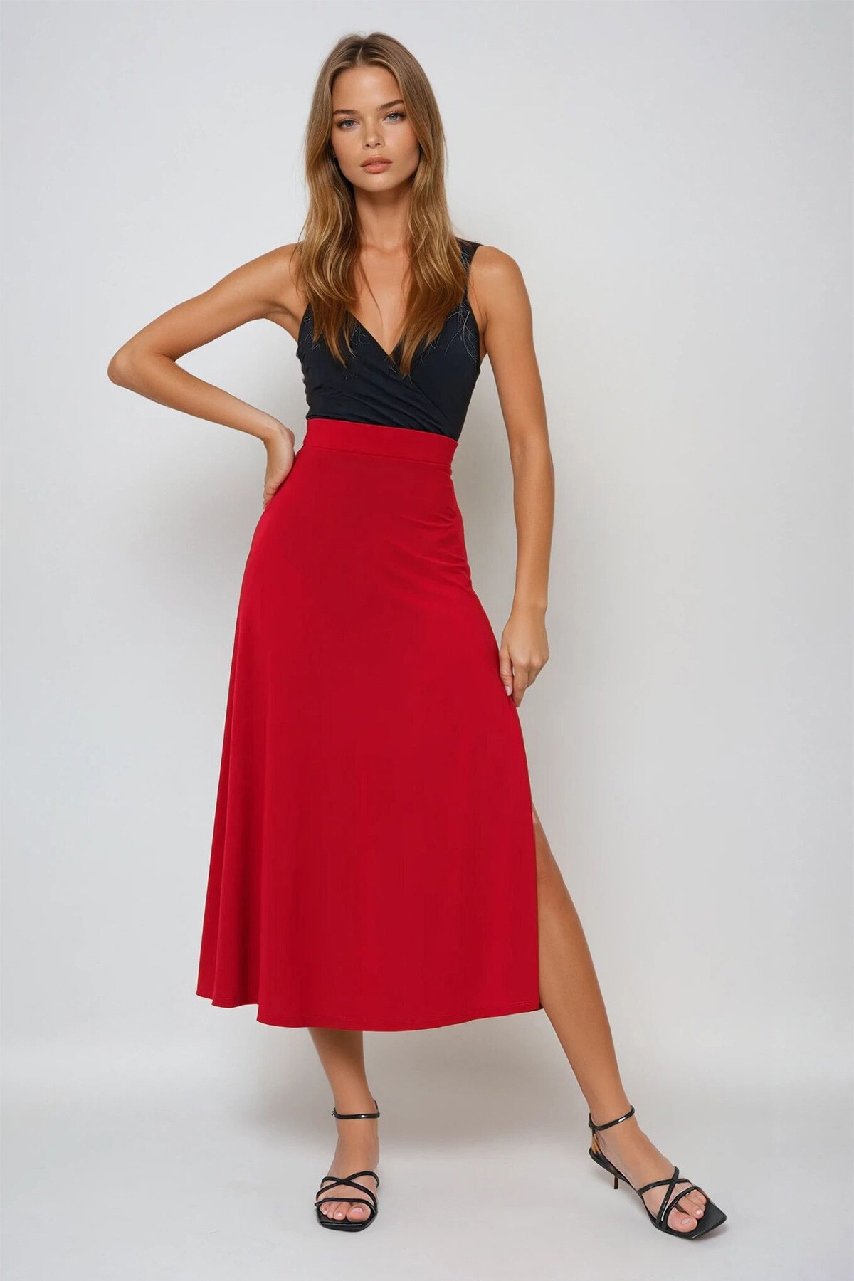 Kırmızı Beli Lastikli Derin Yırtmaçlı Sandy Kumaş Etek