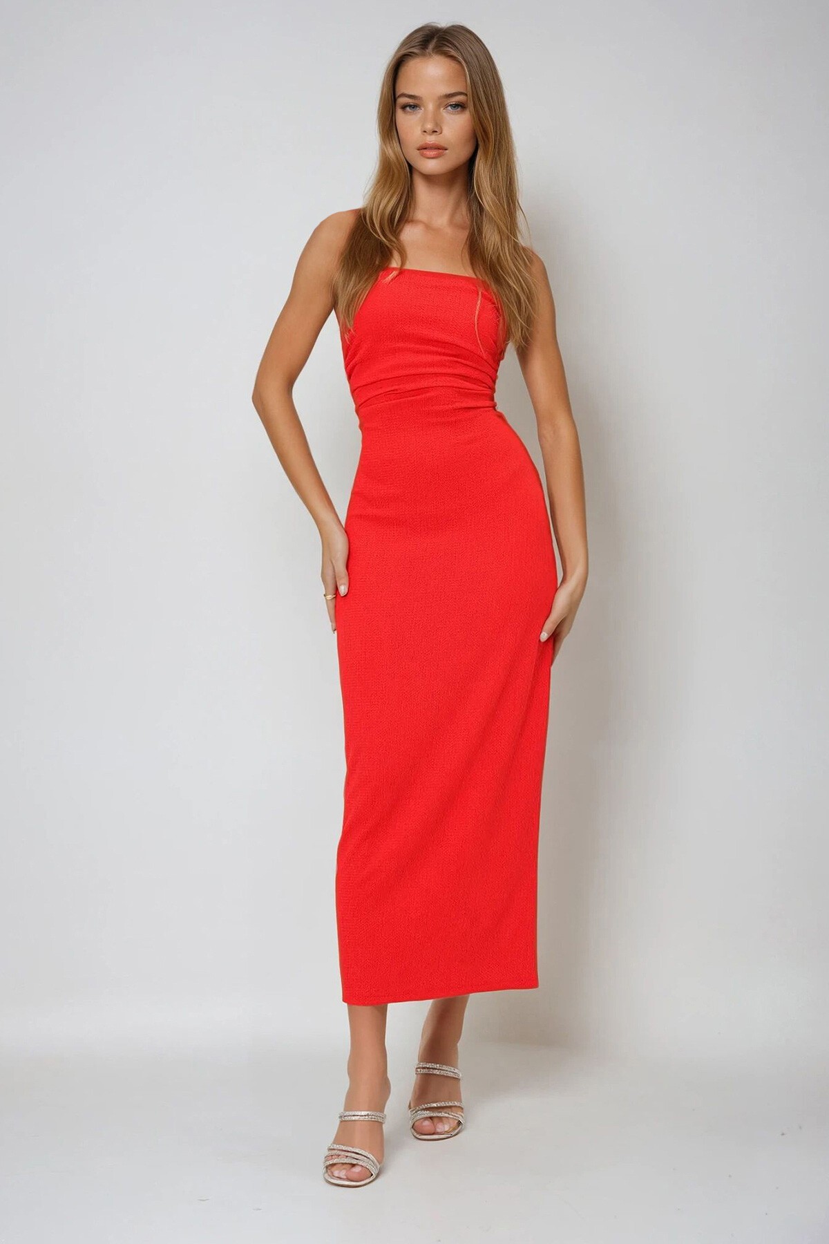 Kırmızı Bürümcük Kumaş Yanları Büzgülü Yazlık Straplez Elbise