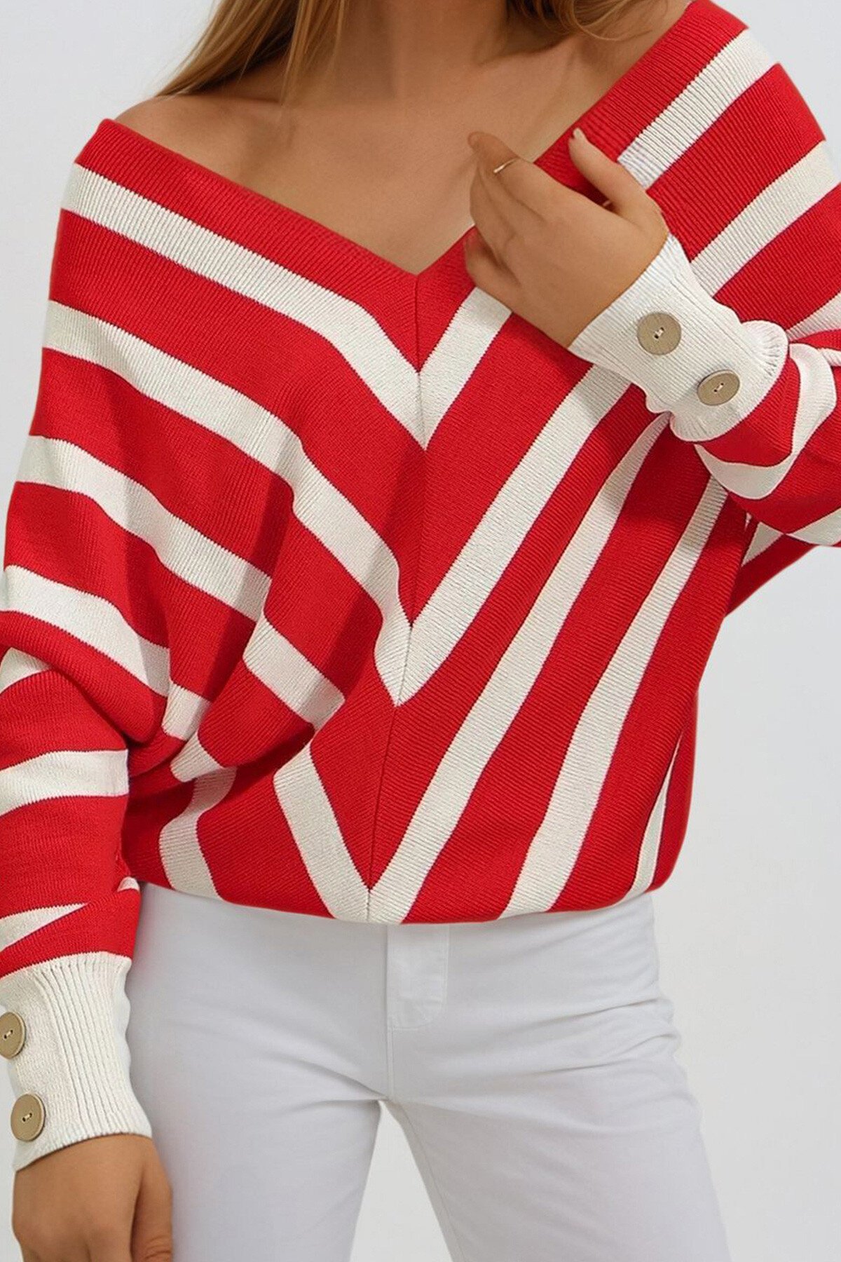 Kırmızı V Yaka Verev Çizgili Oversize Triko Kazak